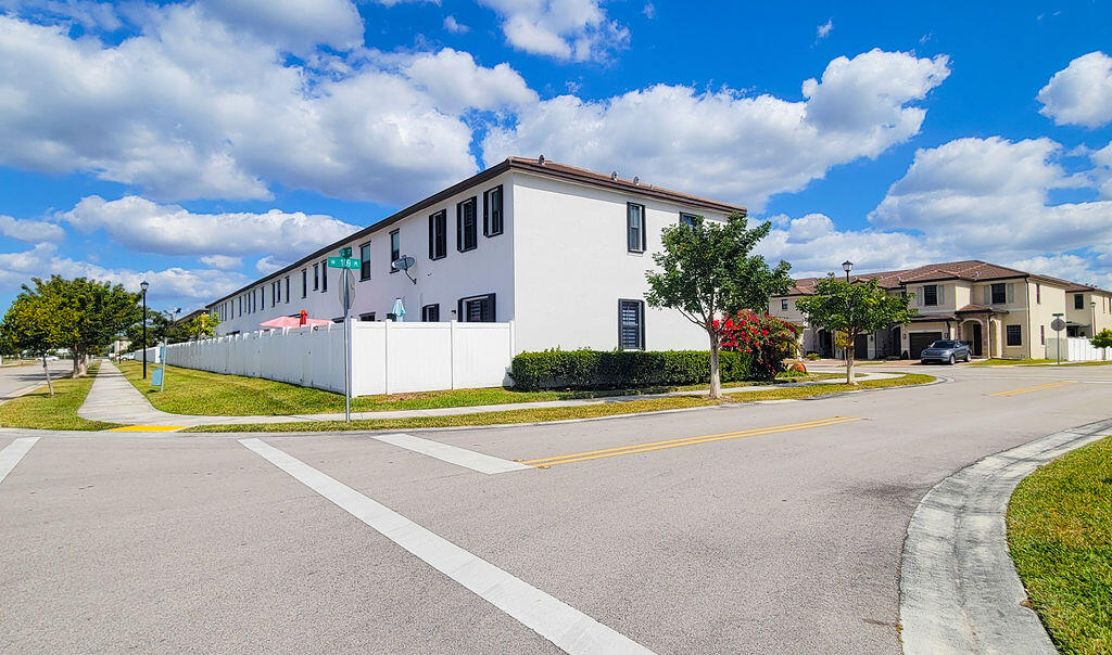 AQUABELLA NORTH REPLAT - Residential