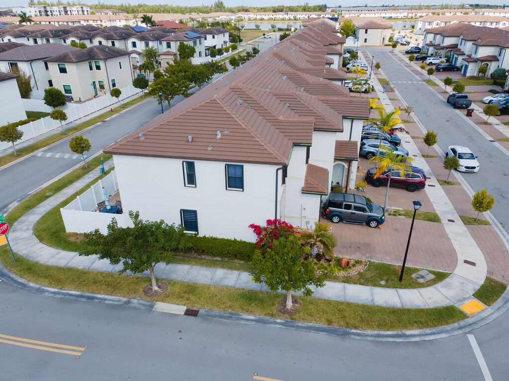 AQUABELLA NORTH REPLAT - Residential
