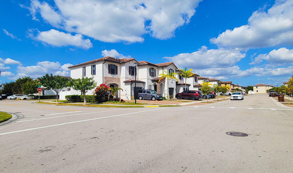 AQUABELLA NORTH REPLAT - Residential