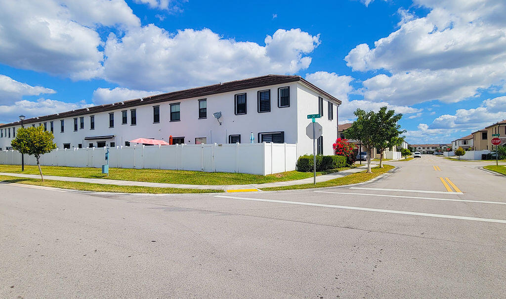 AQUABELLA NORTH REPLAT - Residential