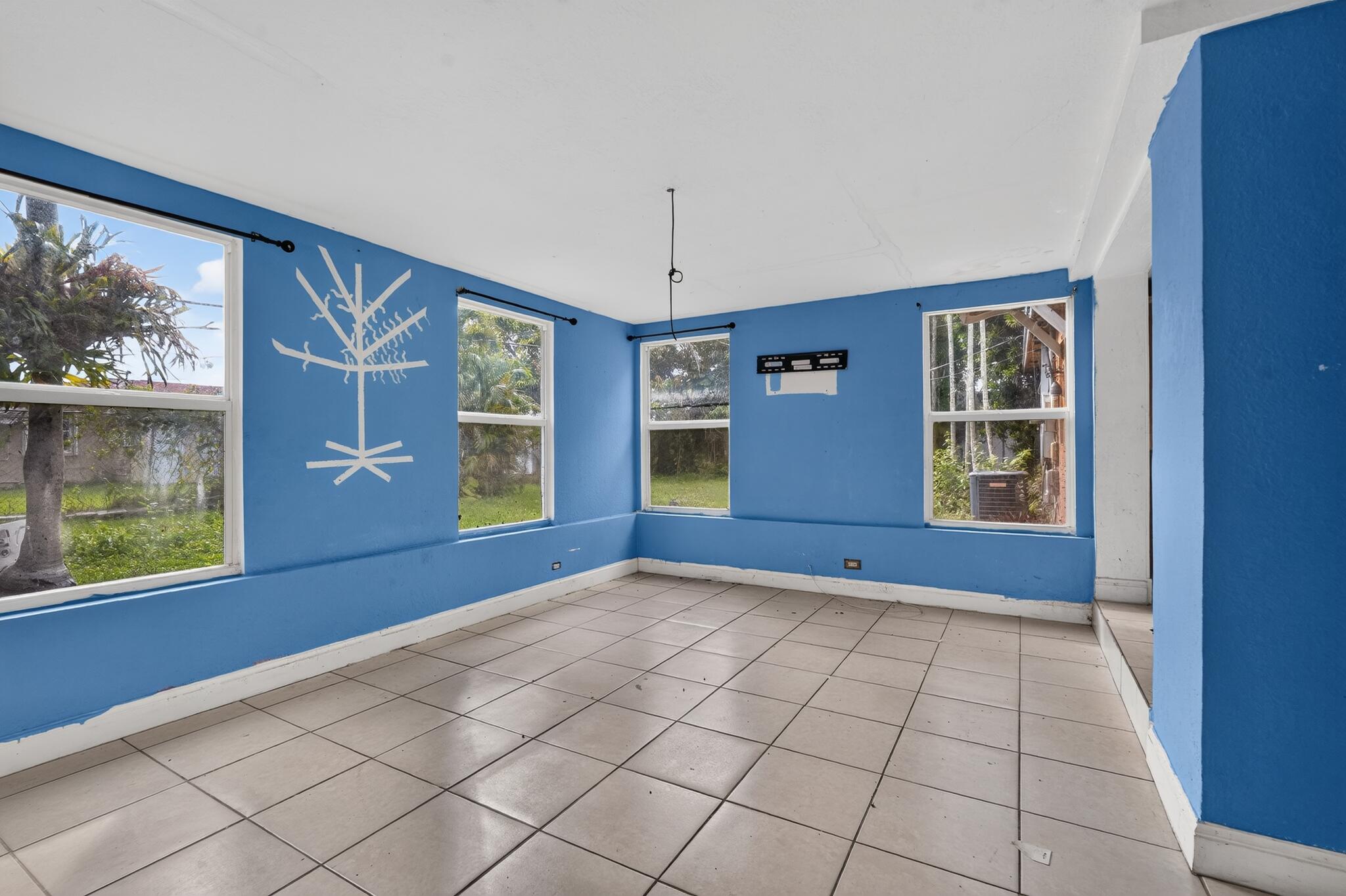 RICHMOND HEIGHTS - Residential