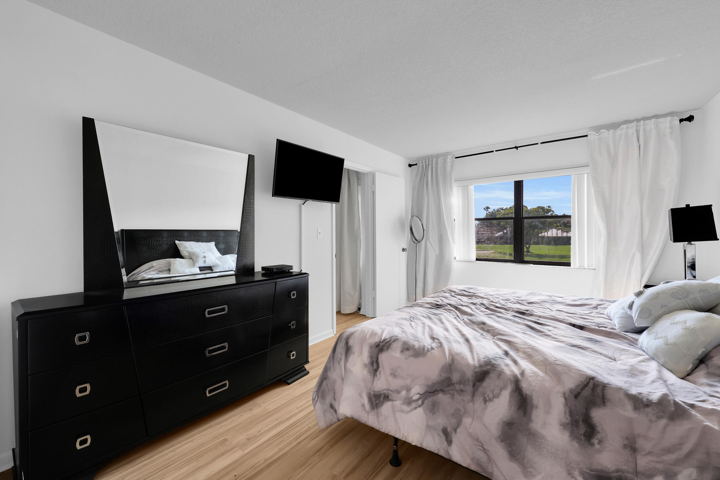 BRIARWOOD CONDO - Residential Lease