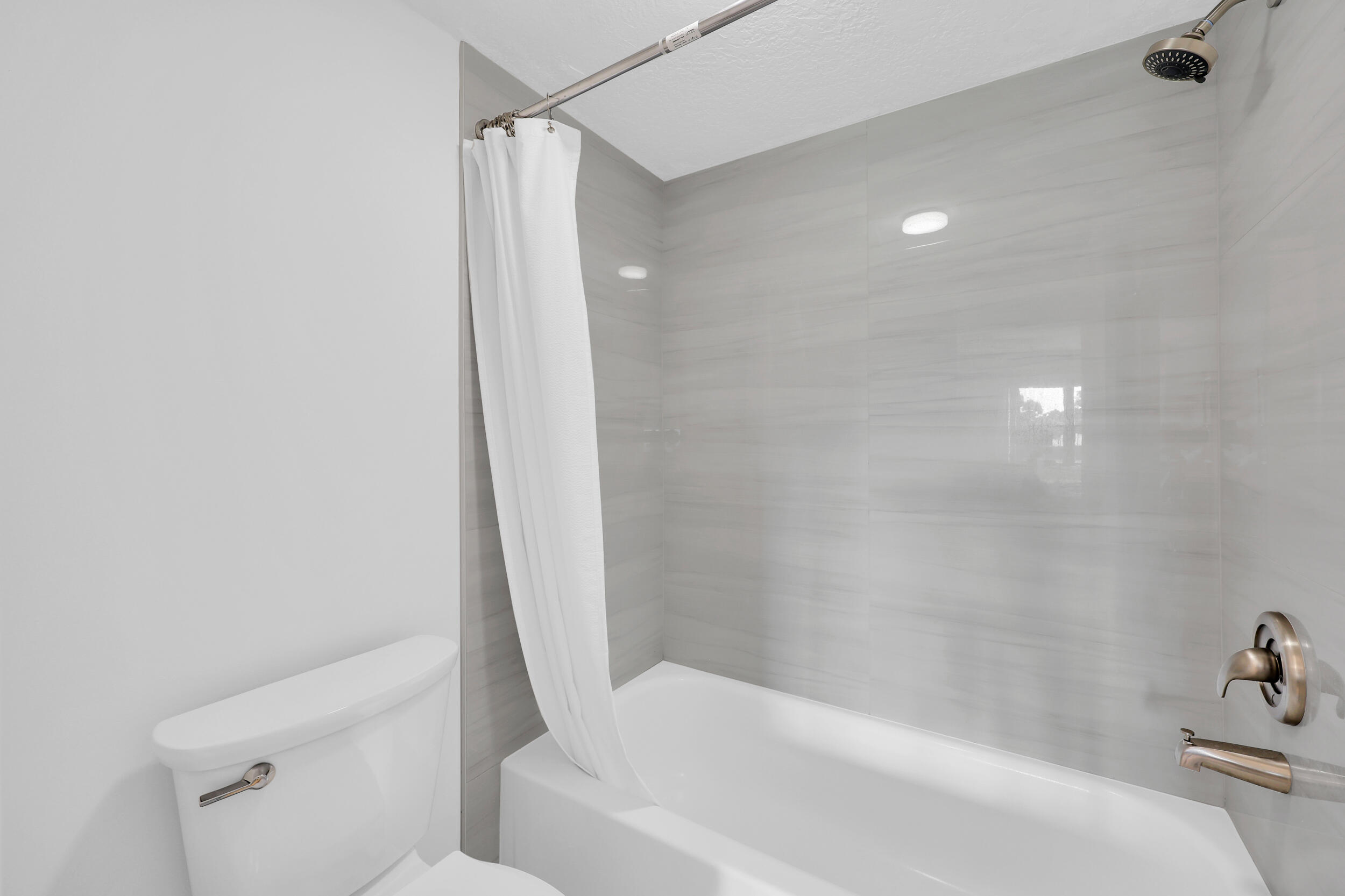 BRIARWOOD CONDO - Residential Lease
