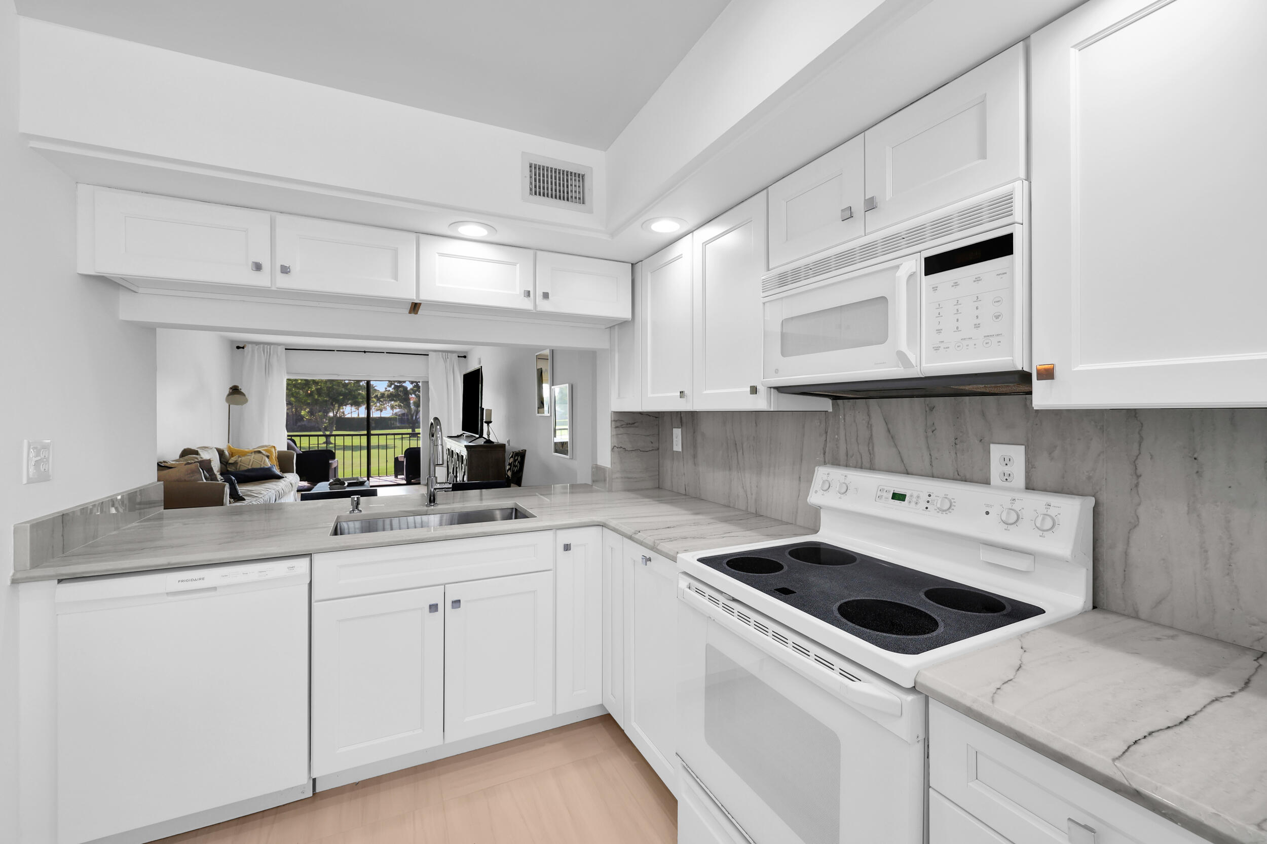 BRIARWOOD CONDO - Residential Lease