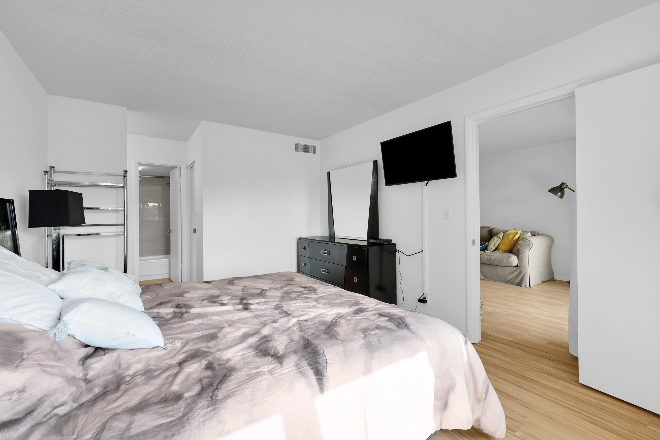 BRIARWOOD CONDO - Residential Lease