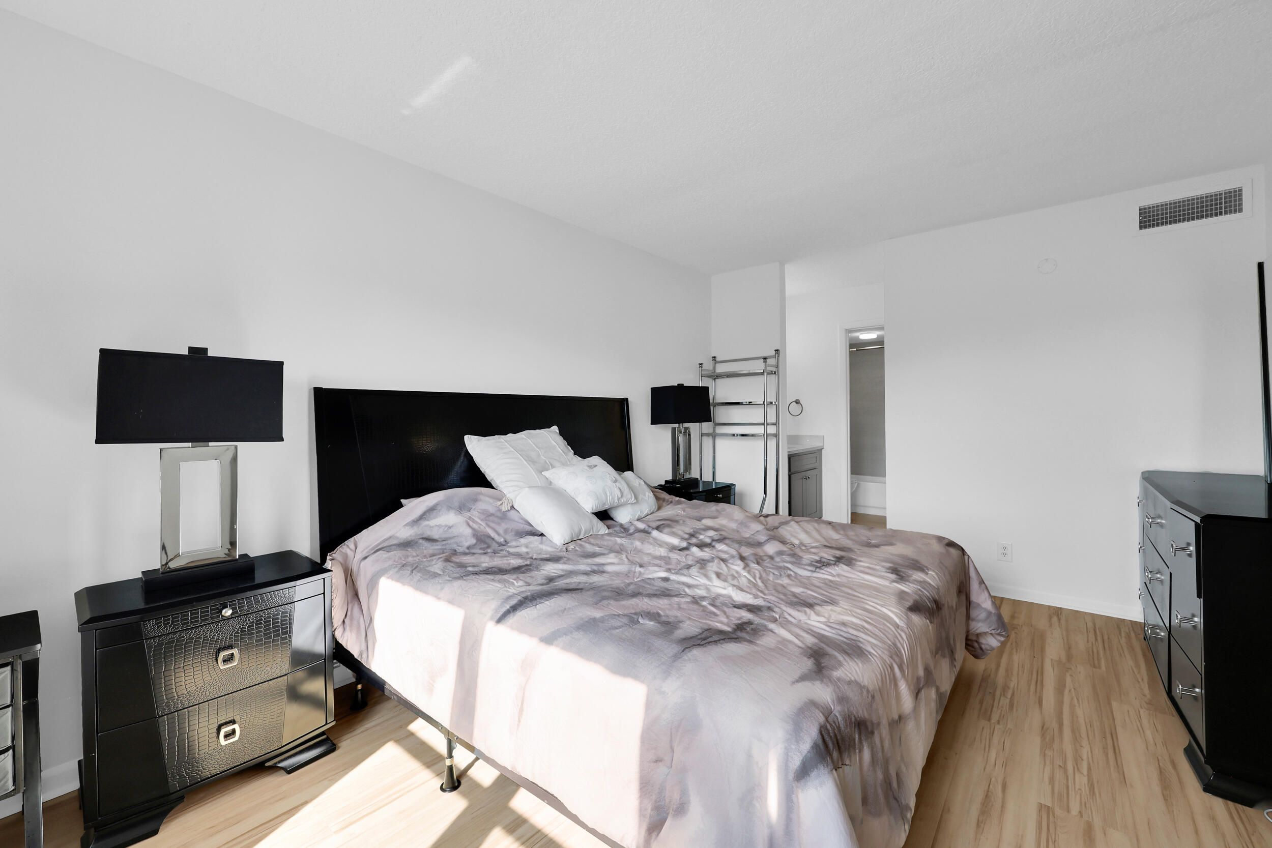 BRIARWOOD CONDO - Residential Lease