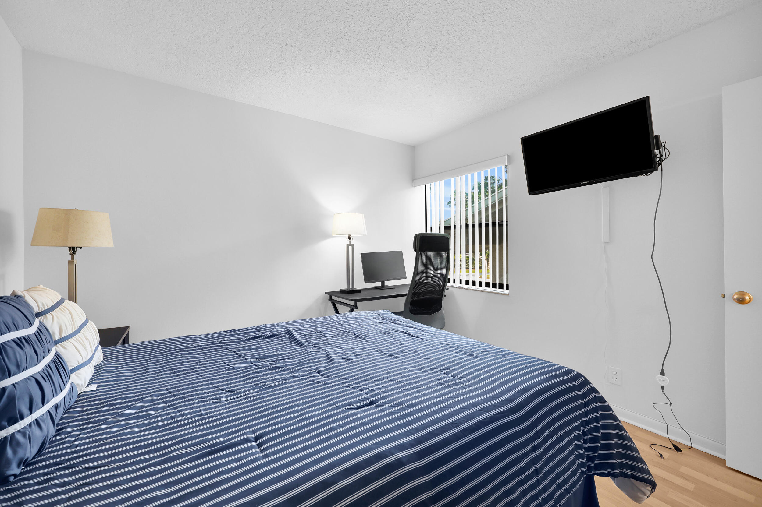 BRIARWOOD CONDO - Residential Lease