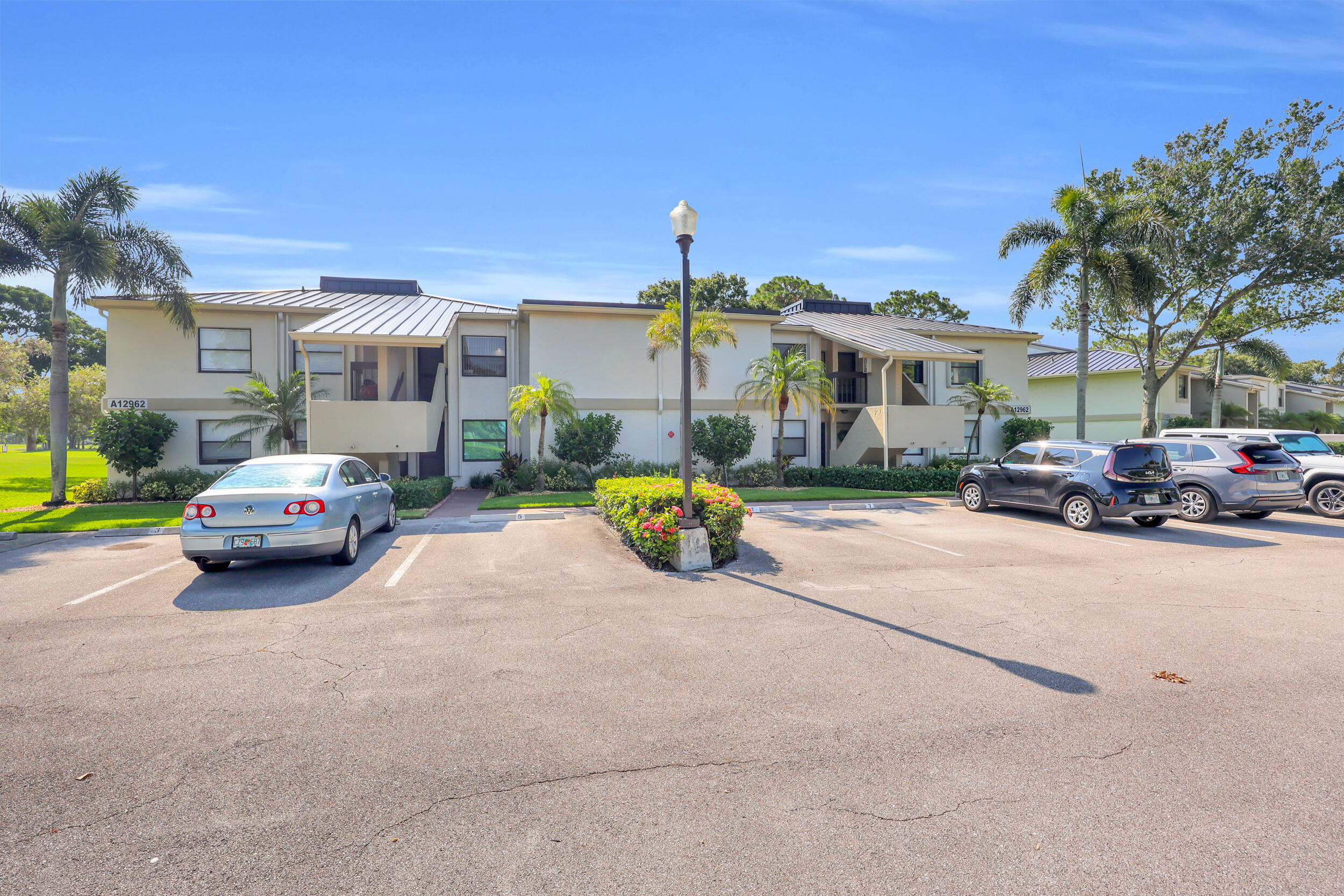 BRIARWOOD CONDO - Residential Lease