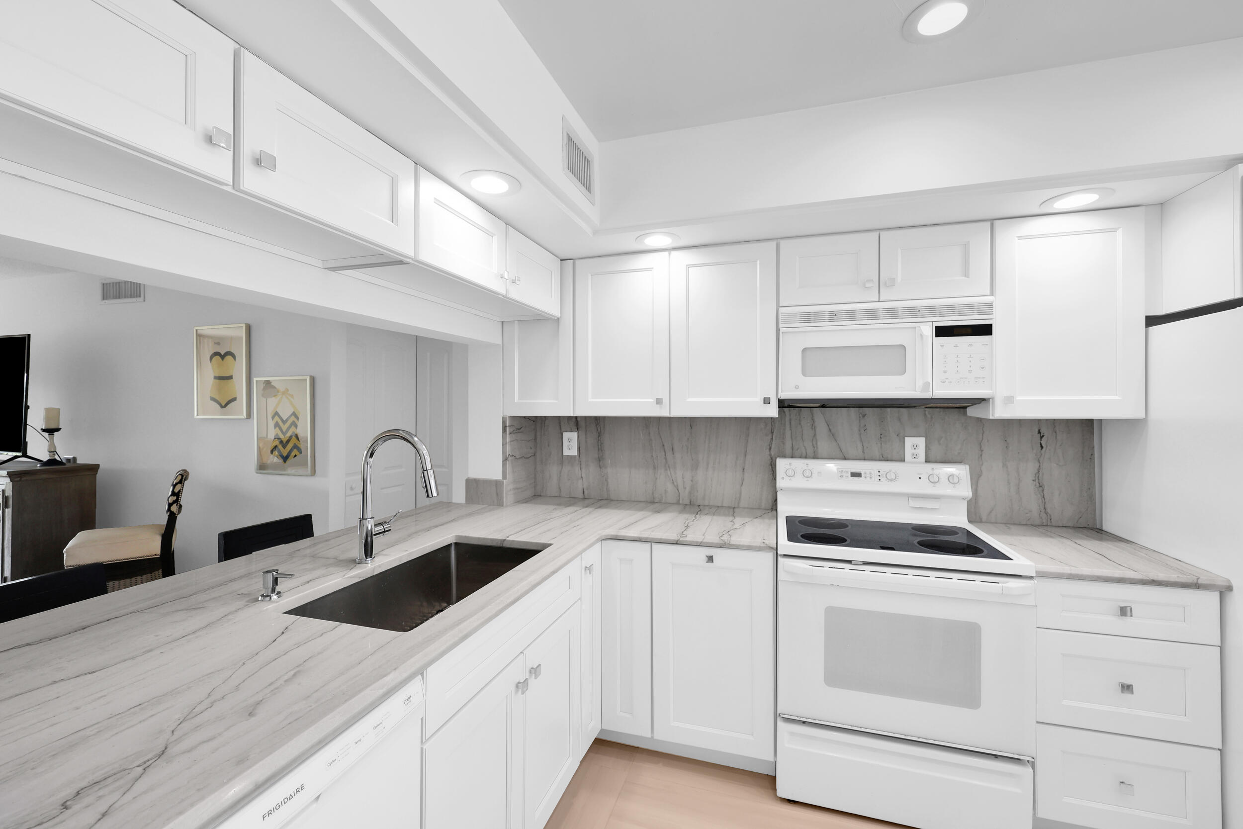 BRIARWOOD CONDO - Residential Lease