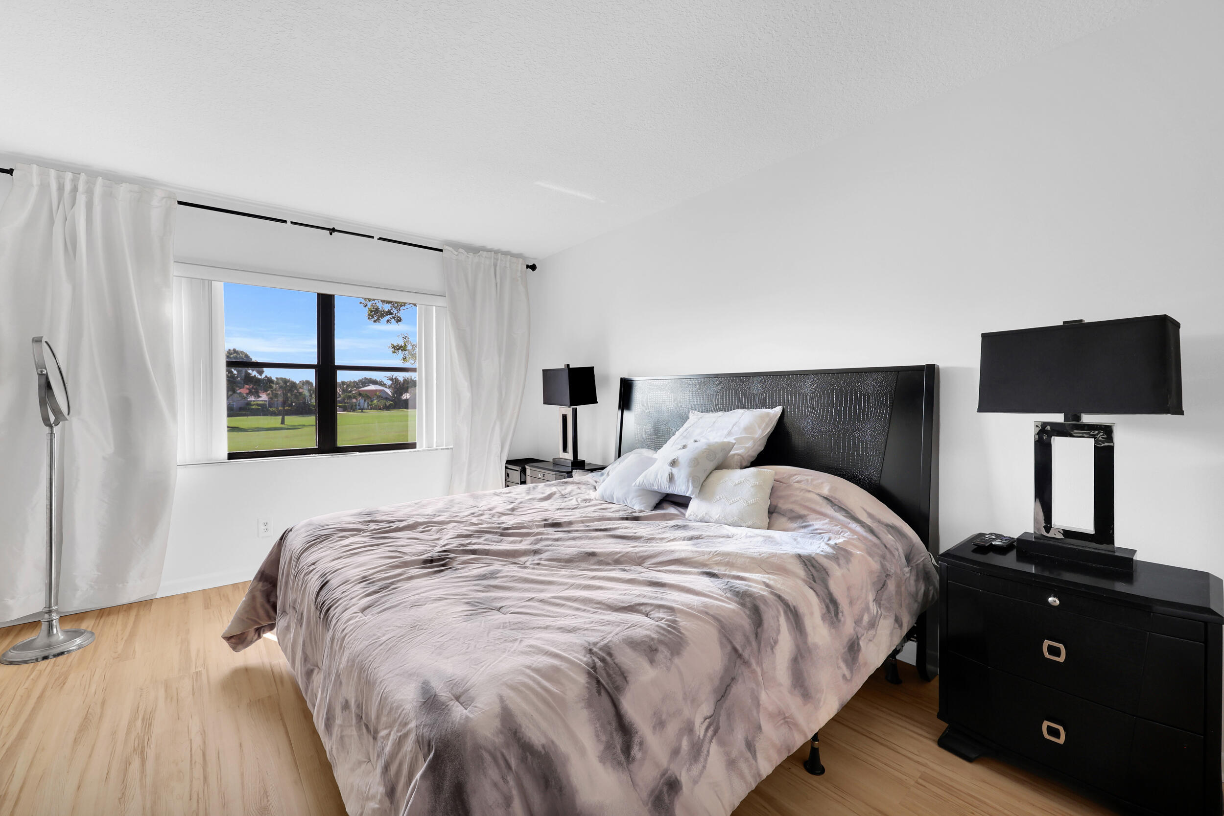 BRIARWOOD CONDO - Residential Lease