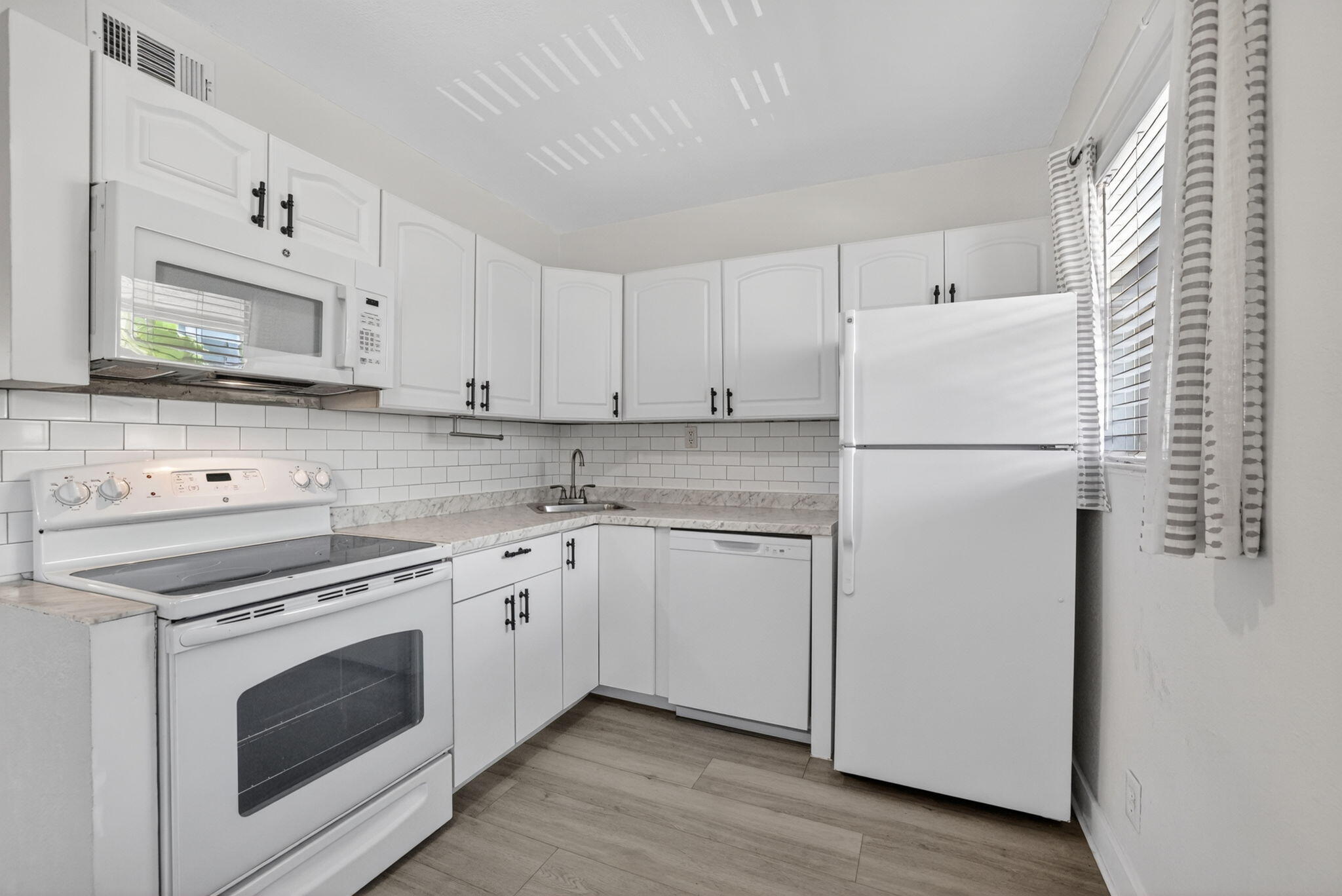 WILTON COMMONS CONDOMINIUM - Residential