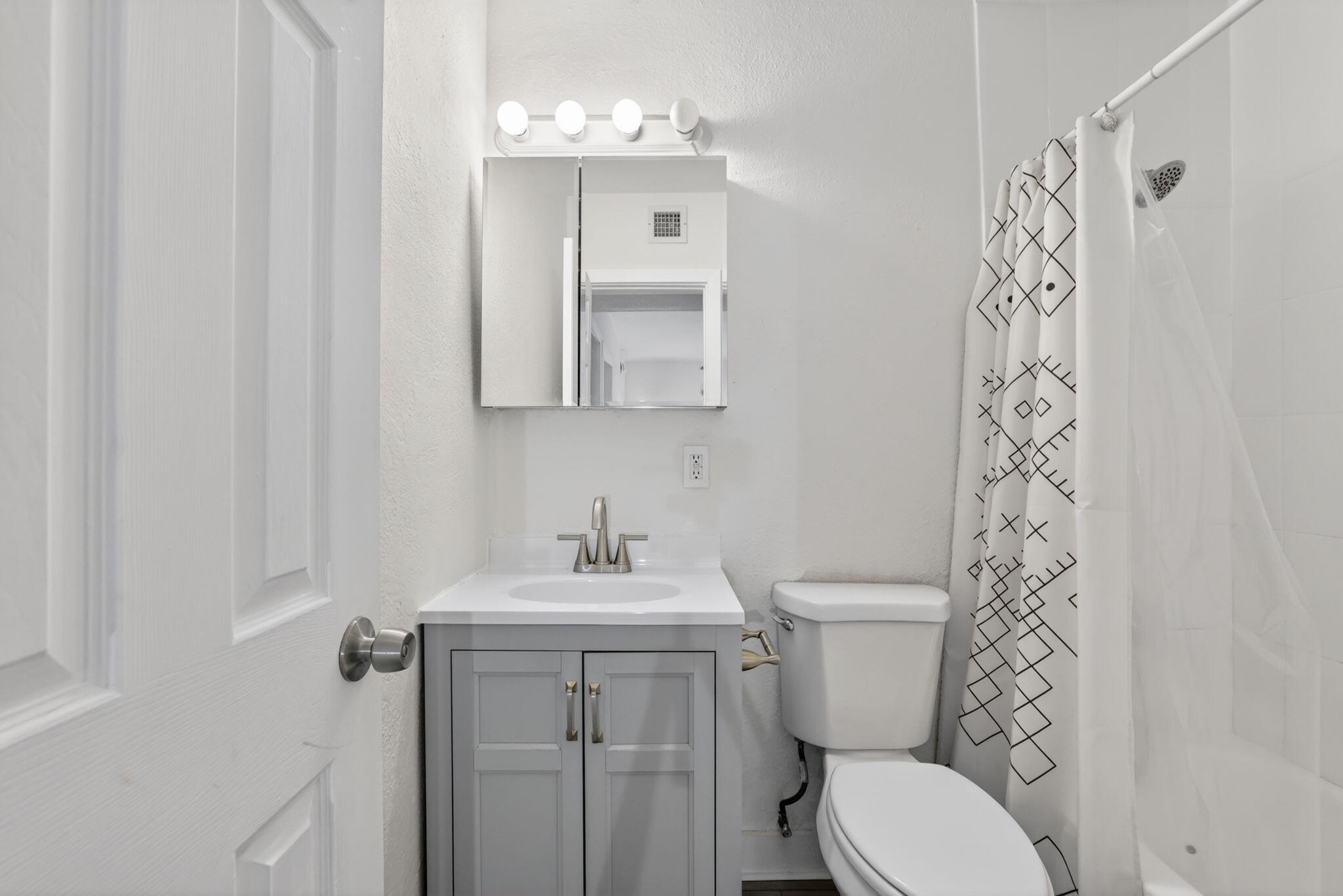 WILTON COMMONS CONDOMINIUM - Residential