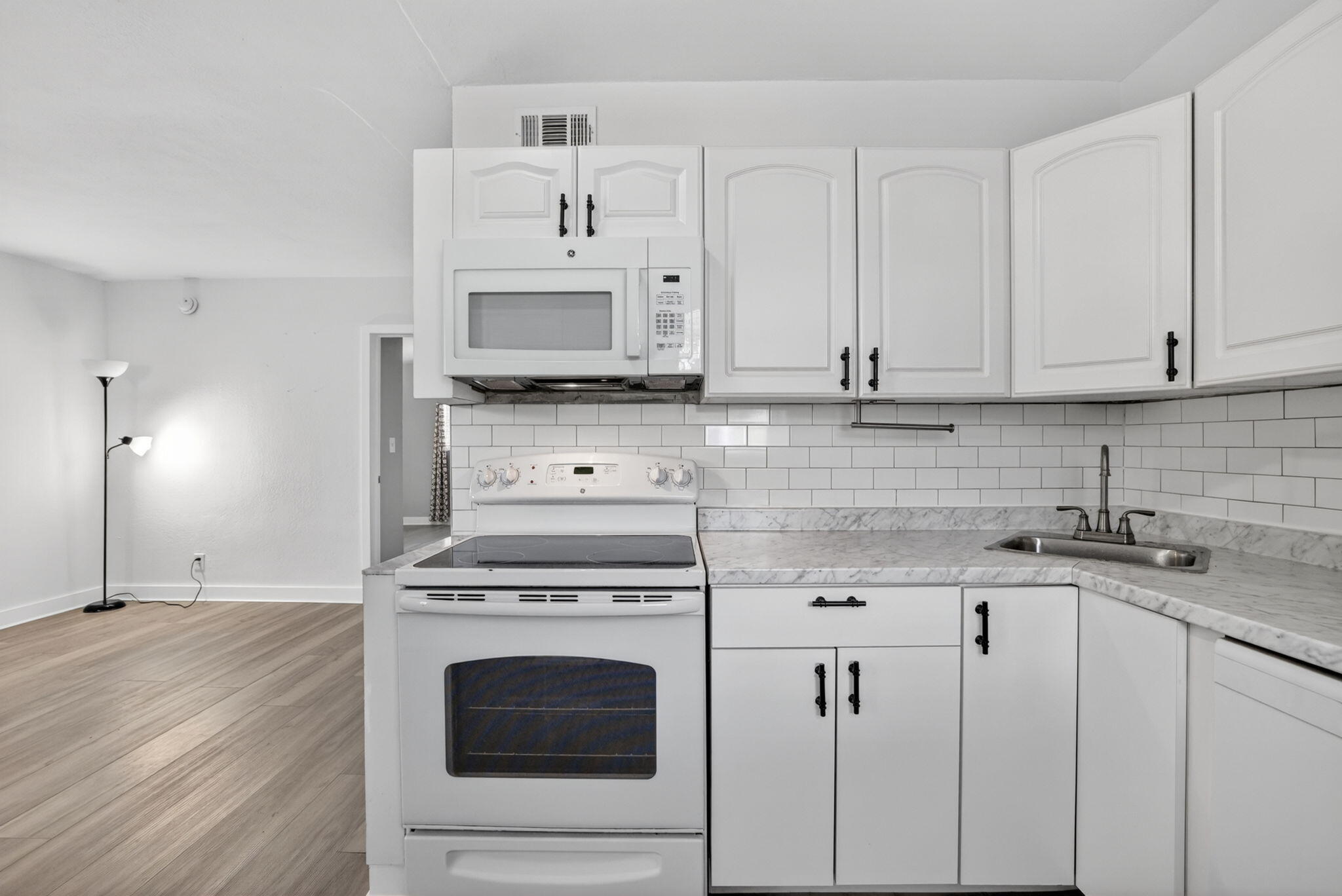 WILTON COMMONS CONDOMINIUM - Residential