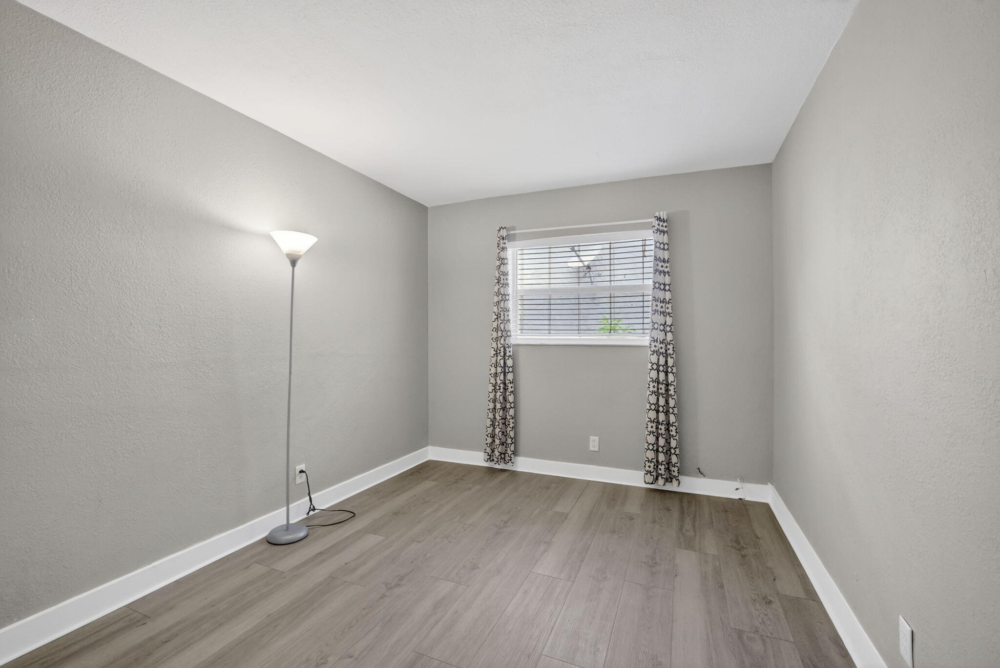 WILTON COMMONS CONDOMINIUM - Residential