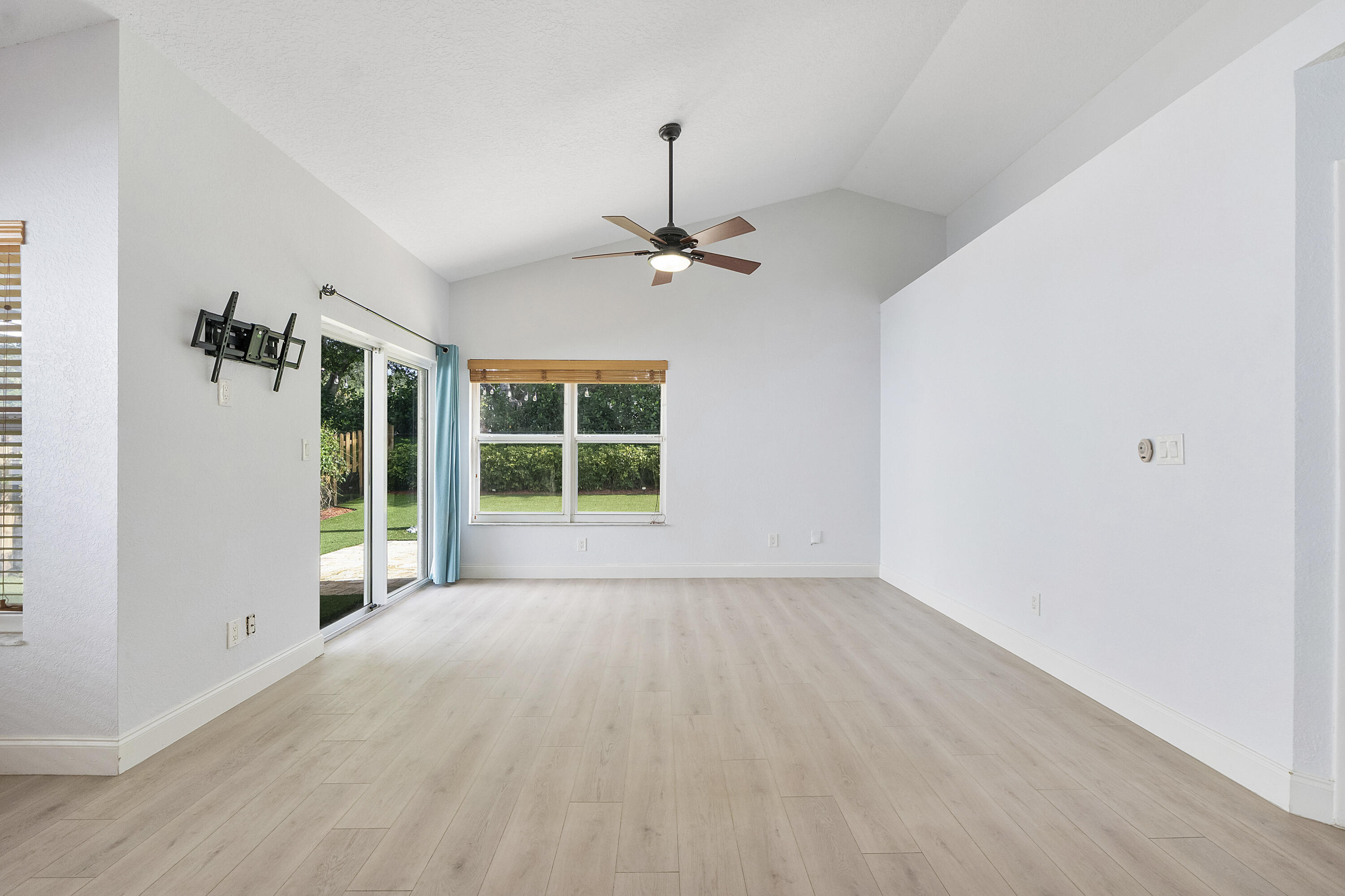 FOREST RIDGE CLUSTER HOMES IV - Residential