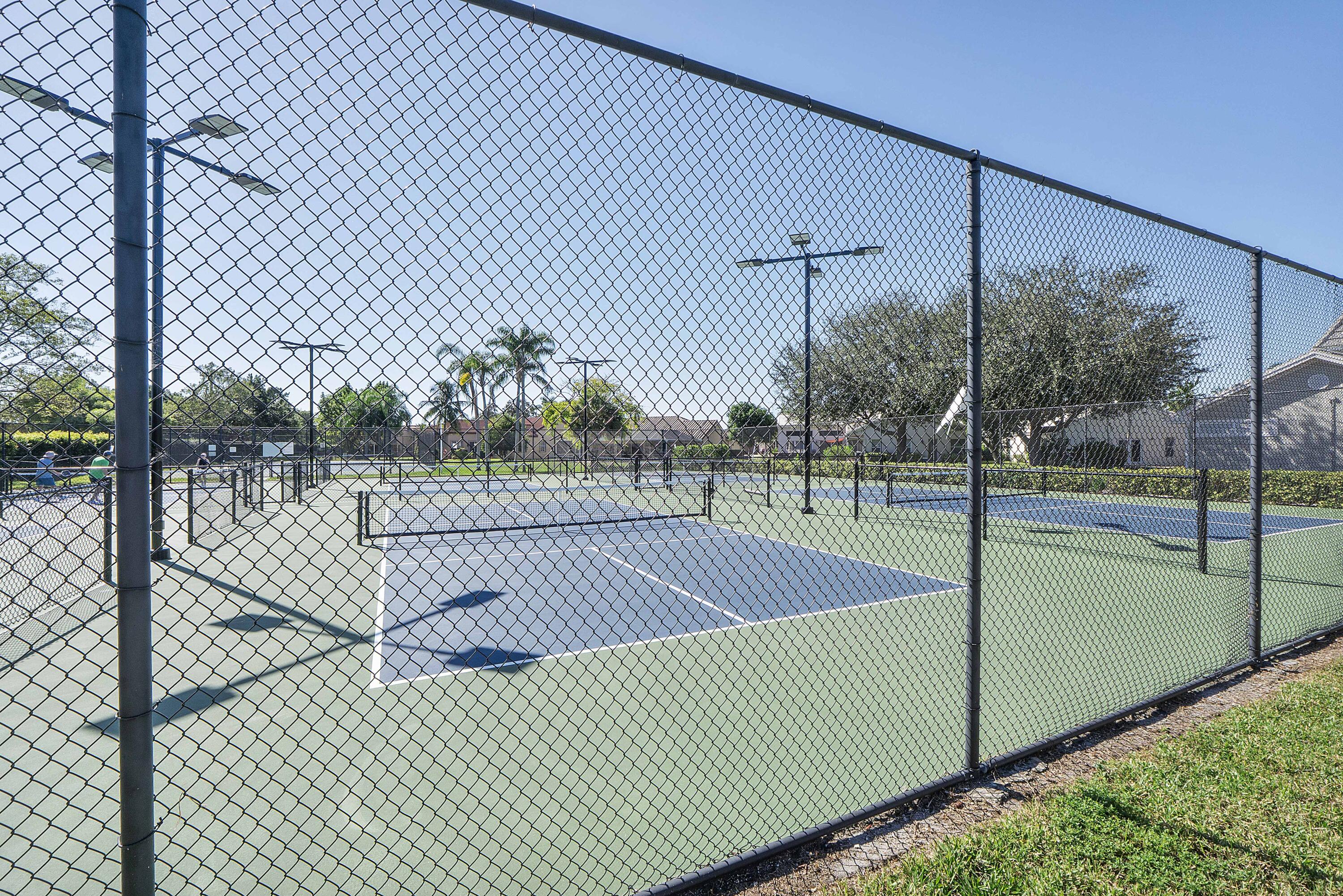 FOREST RIDGE CLUSTER HOMES IV - Residential
