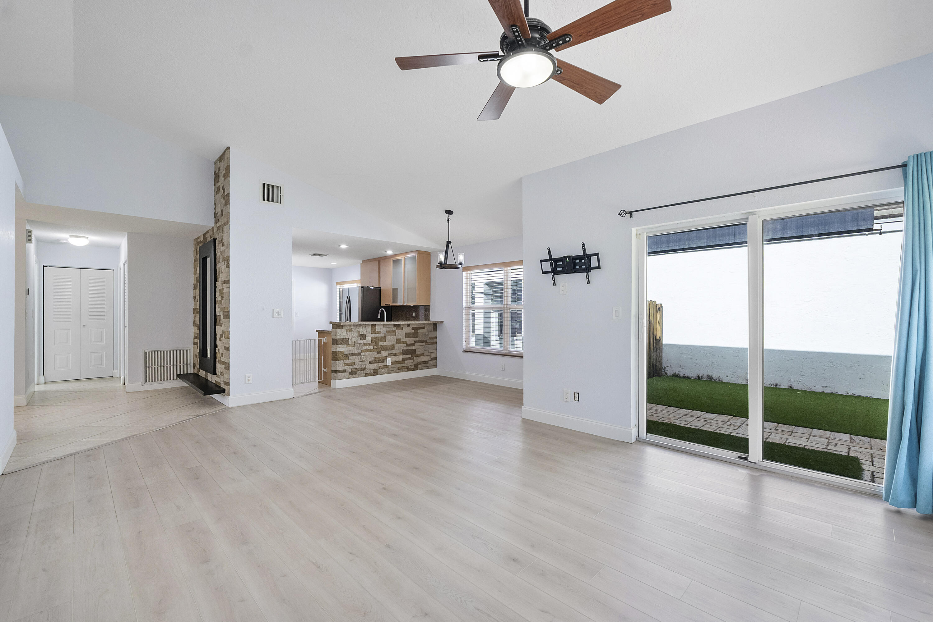 FOREST RIDGE CLUSTER HOMES IV - Residential
