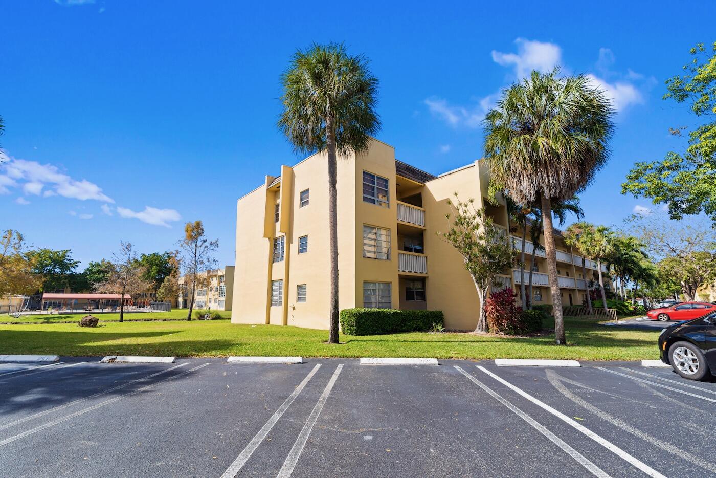 BERMUDA CLUB TWO CONDO - Residential