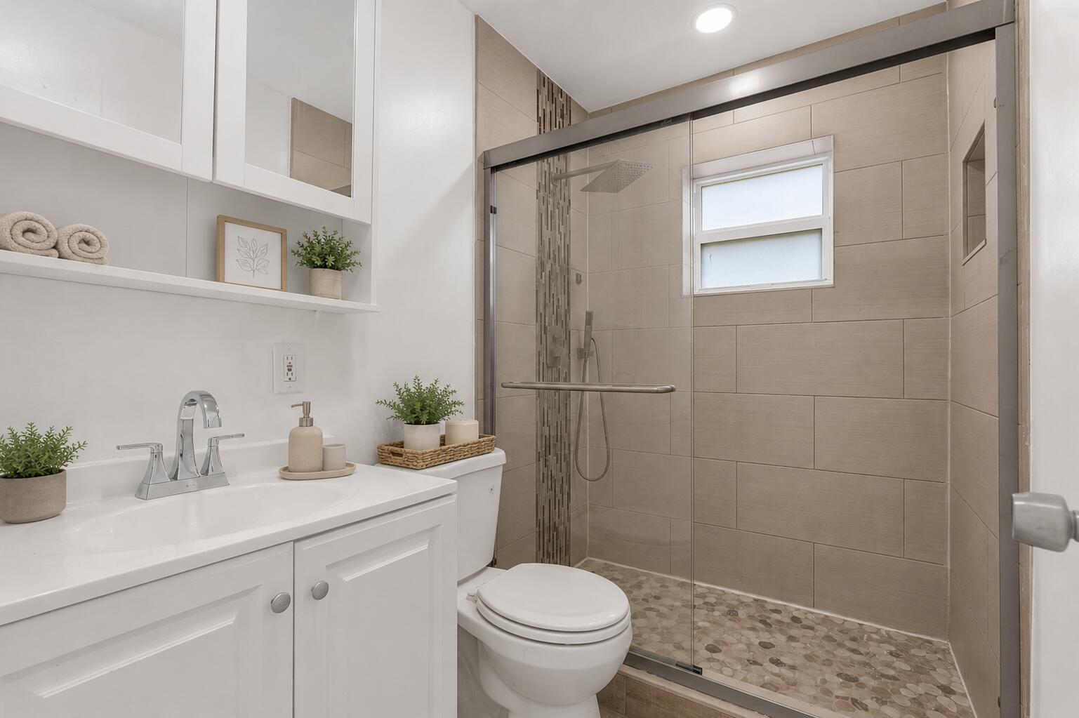 PALM LANE VILLA NO 5 - Residential Lease