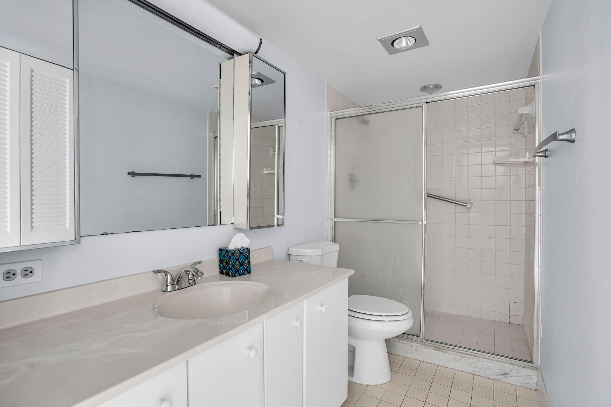 ONCE in a blue moon, you see a condo with an inside washer-dryer for $129.. JALOUSIE Glass Patio Enclosure, Carpet in bedrooms only All else is tile. A/C 2019*WtrHtr 2011. Condo exposure N/S.  This is a steal! Appliances, Electrical, Plumbing & A/C covered with ECM can transfer at closing to new unit owner This 24/7 patrolled gated community offers a wealth of amenities, including:  - A heated swimming pool with a barbecue station - An 18-hole golf course - A clubhouse and restaurant - Tennis and pickleball courts - A 962-seat theater for movies and shows - A fitness center - Zumba and water aerobics classes - A billiards center - 18 heated pools, including a resistance walking pool - A sauna - Shuttle bus service  Additionally, there are over 100 clubs available, allowing residents to meet new friends and enjoy life in the tropical paradise of Wynmoor. It's like Sleep Away Camp for Seniors!