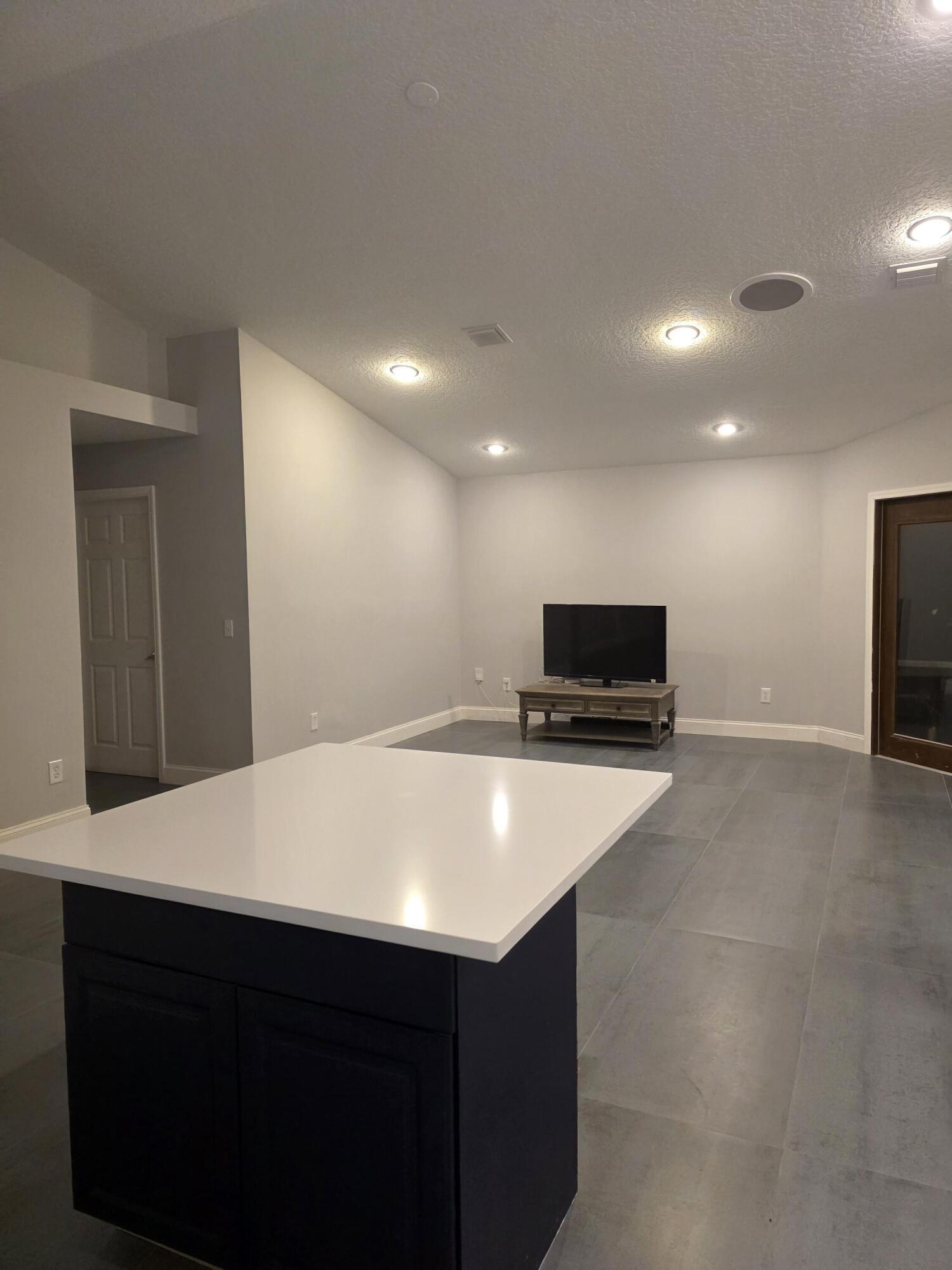 REGENCY LAKES AT COCONUT CREEK - Residential