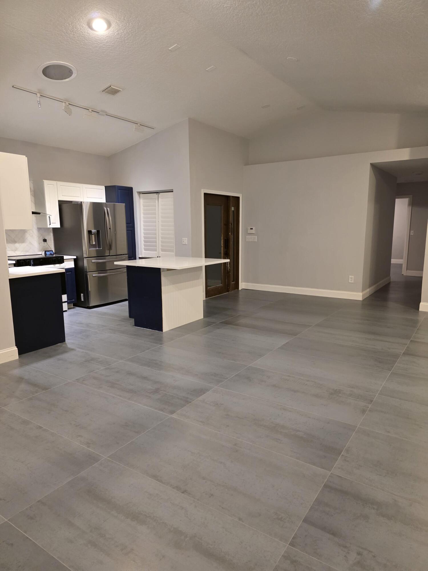 REGENCY LAKES AT COCONUT CREEK - Residential