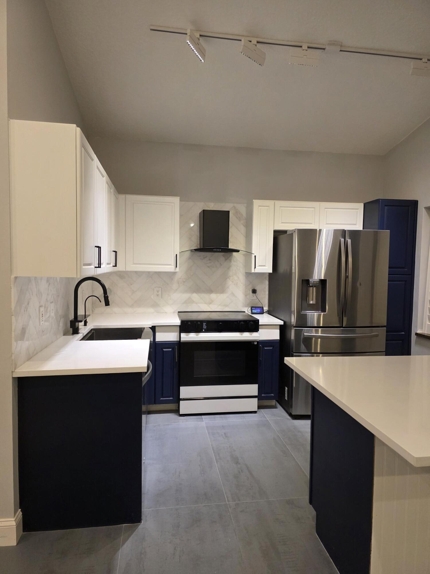 REGENCY LAKES AT COCONUT CREEK - Residential