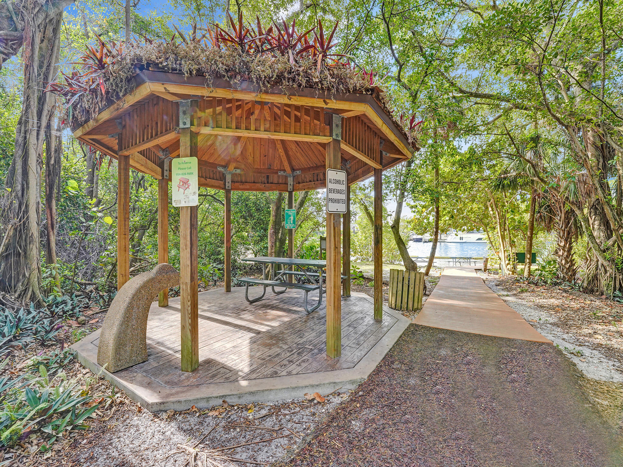SHADY BANKS ON NEW RIVER RESUB - Residential