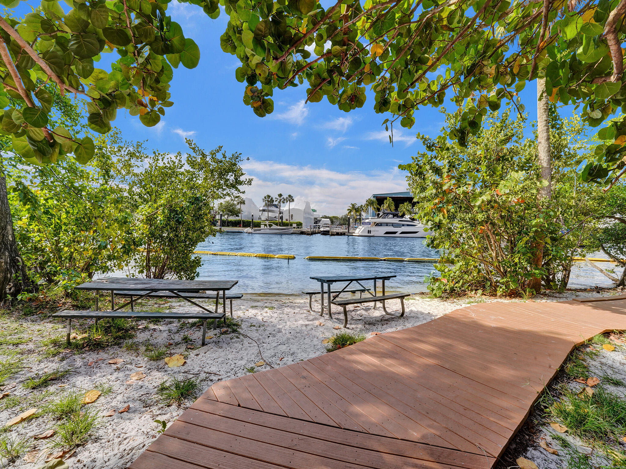 SHADY BANKS ON NEW RIVER RESUB - Residential