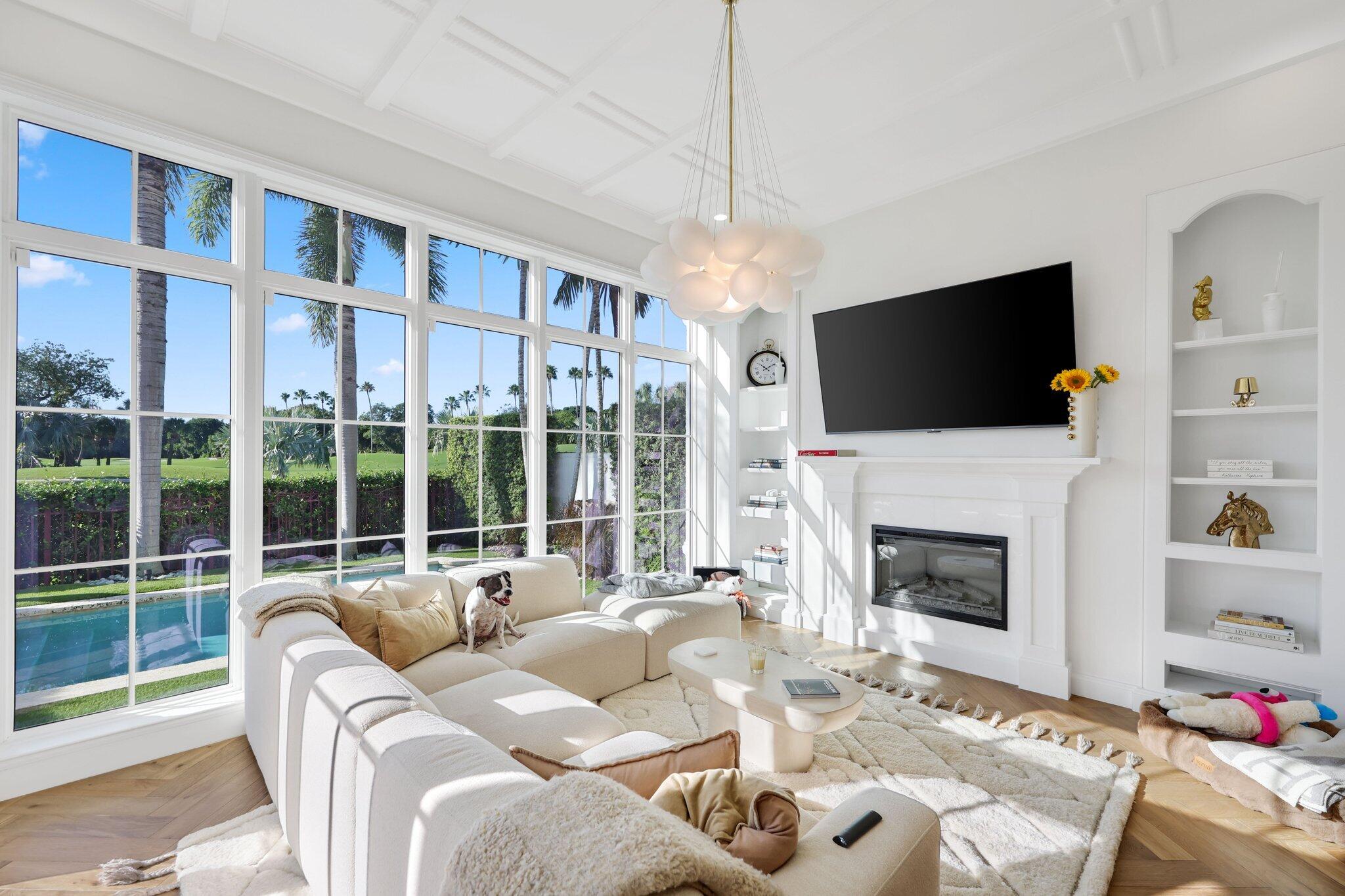 ROYAL PALM VILLAS - Residential