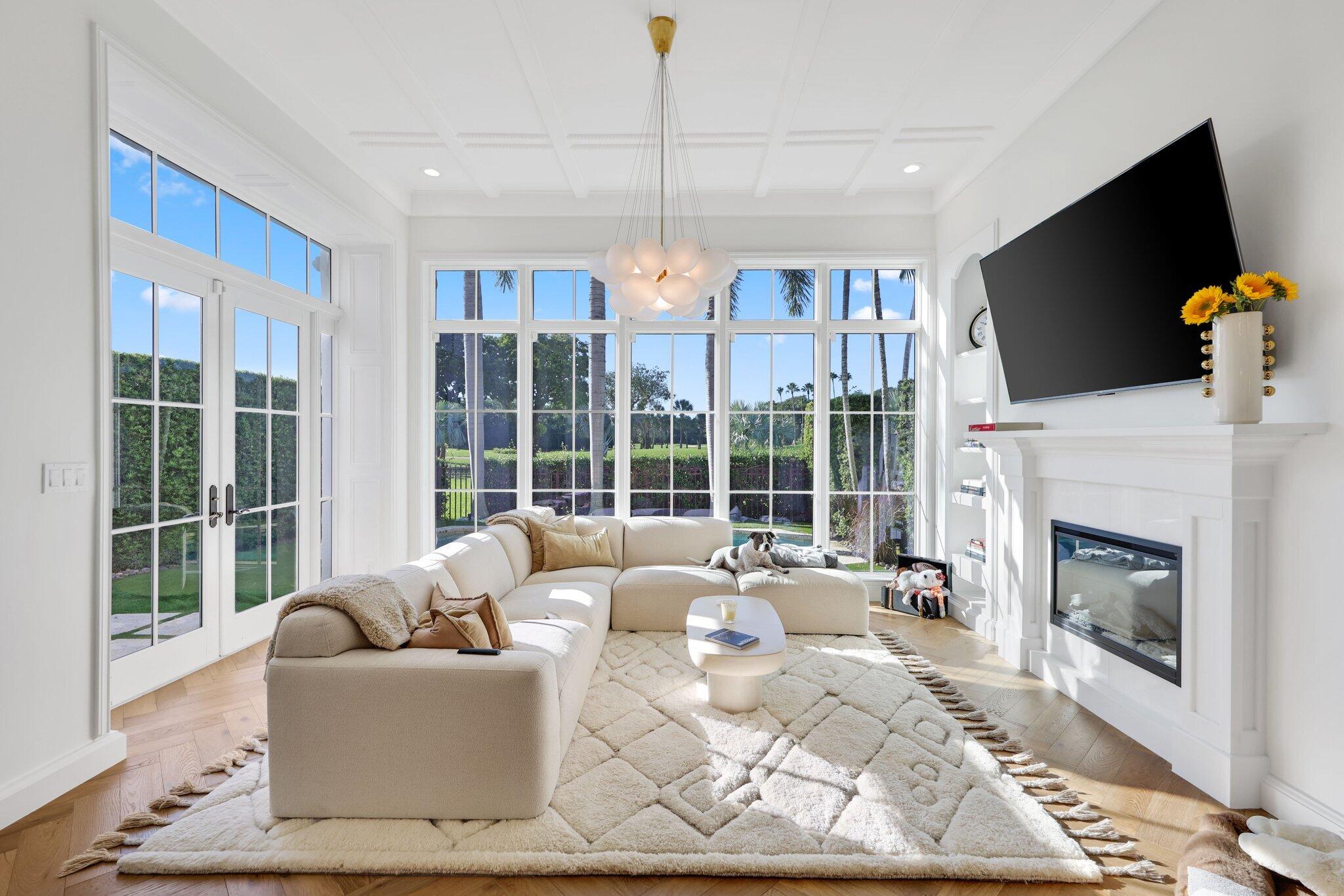 ROYAL PALM VILLAS - Residential