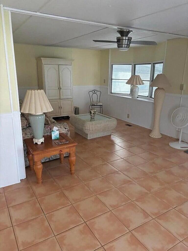 SPANISH LAKES 1 - Residential