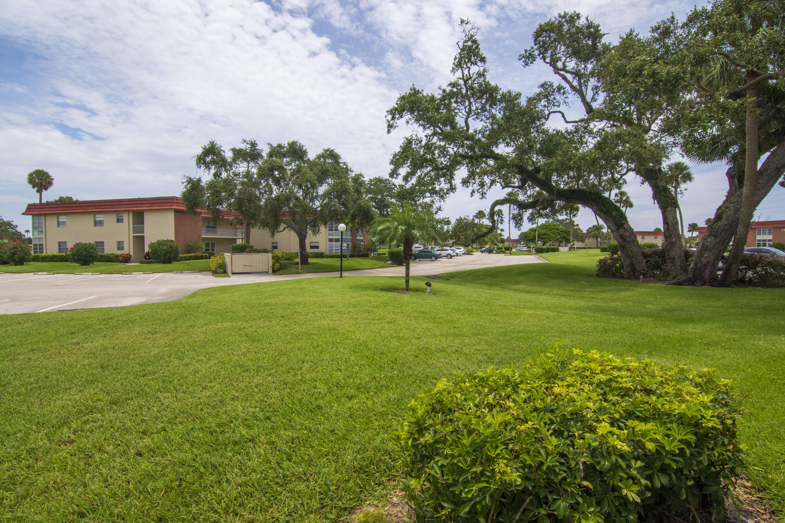 VISTA ROYALE PHASE IV BLDGS 83-111 - Residential