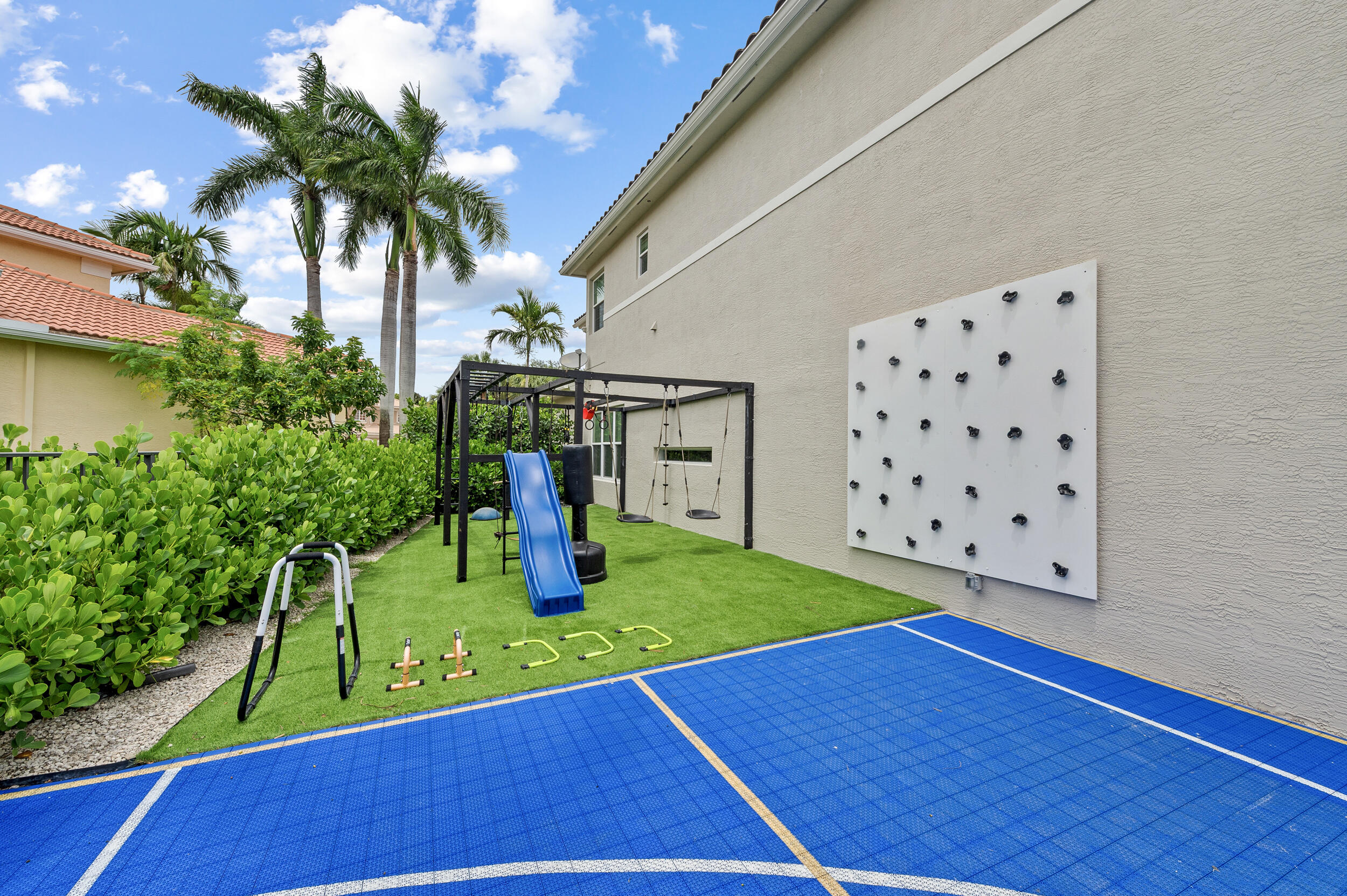 CANYON SPRINGS - Residential