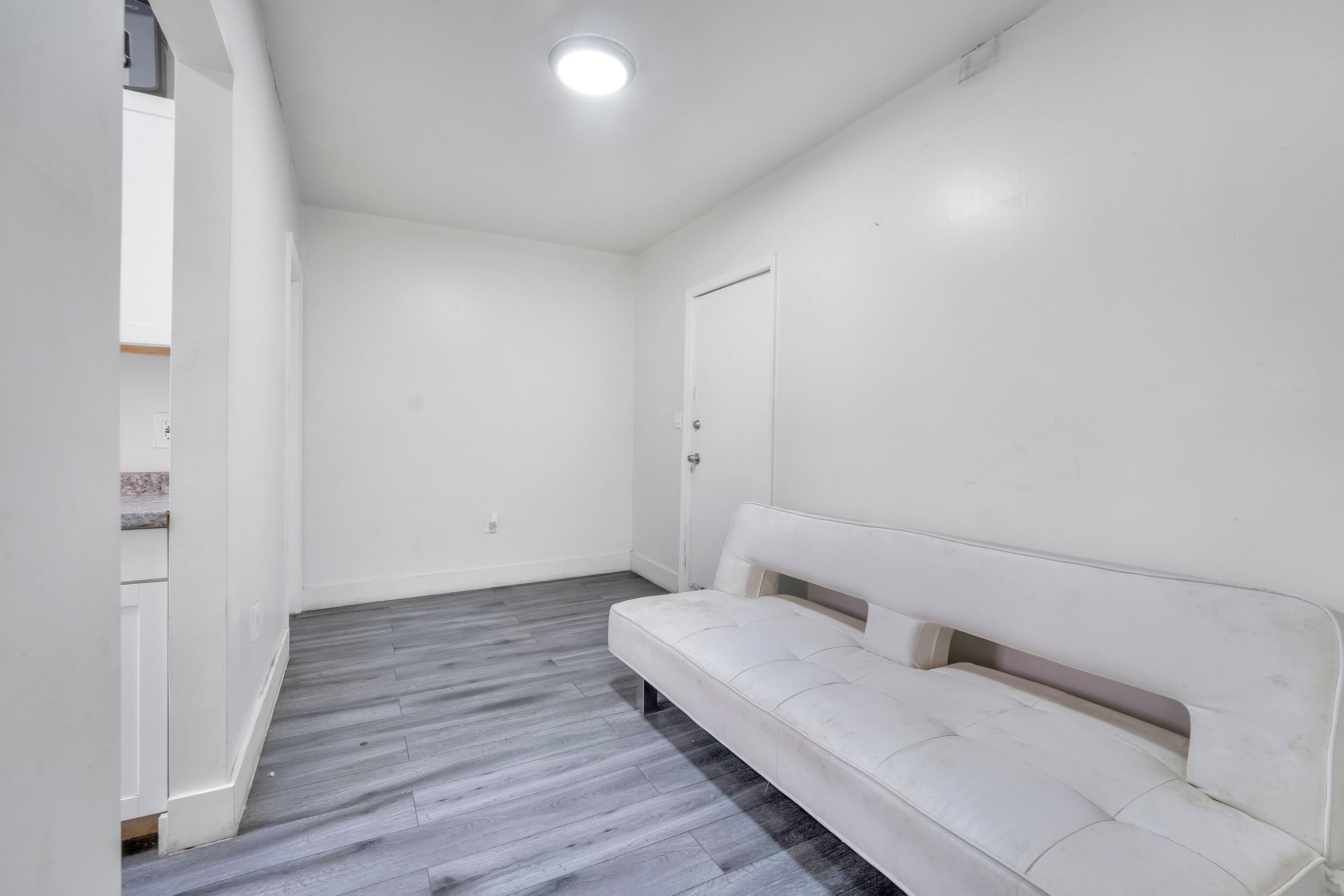 Move-in ready 1-bedroom, 1-bath unit just minutes from Brickell and Downtown Miami. Situated in the historic ''Old Spanish'' Little Havana neighborhood. Close to retail, dining, and everyday conveniences. Parking available. On-site coin-operated washer/dryer. Pet-friendly.