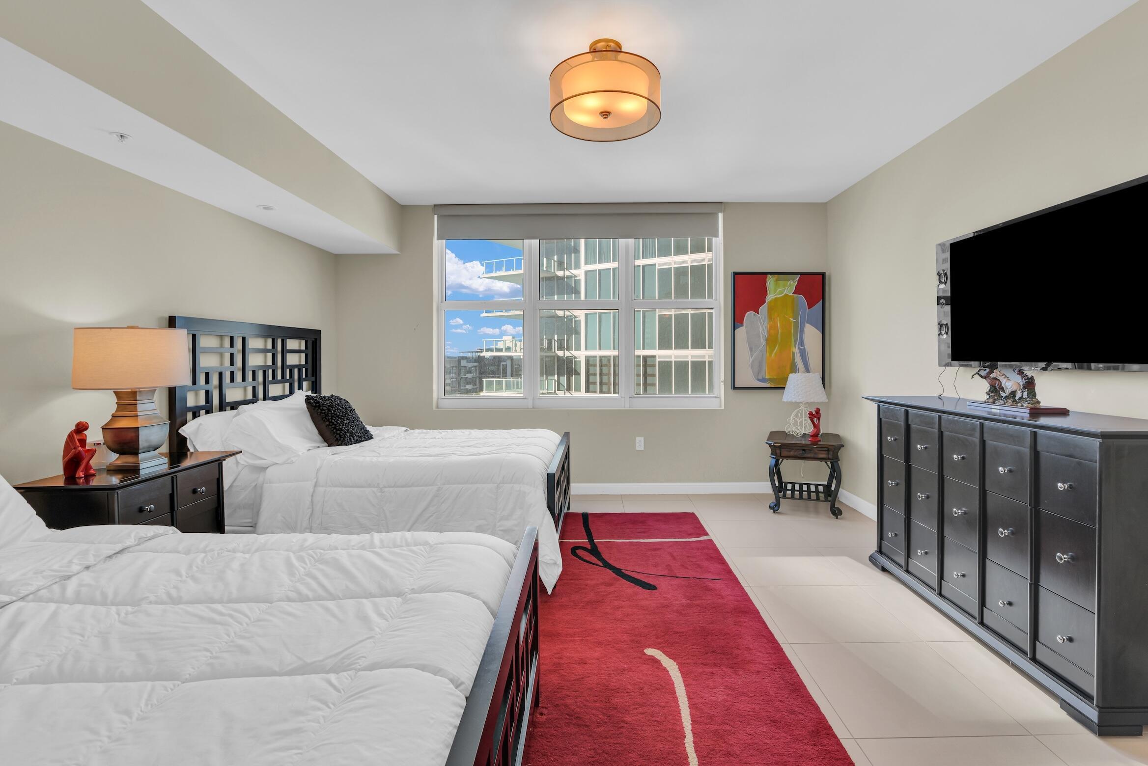PALMS TOWER TWO CONDO - Residential Lease