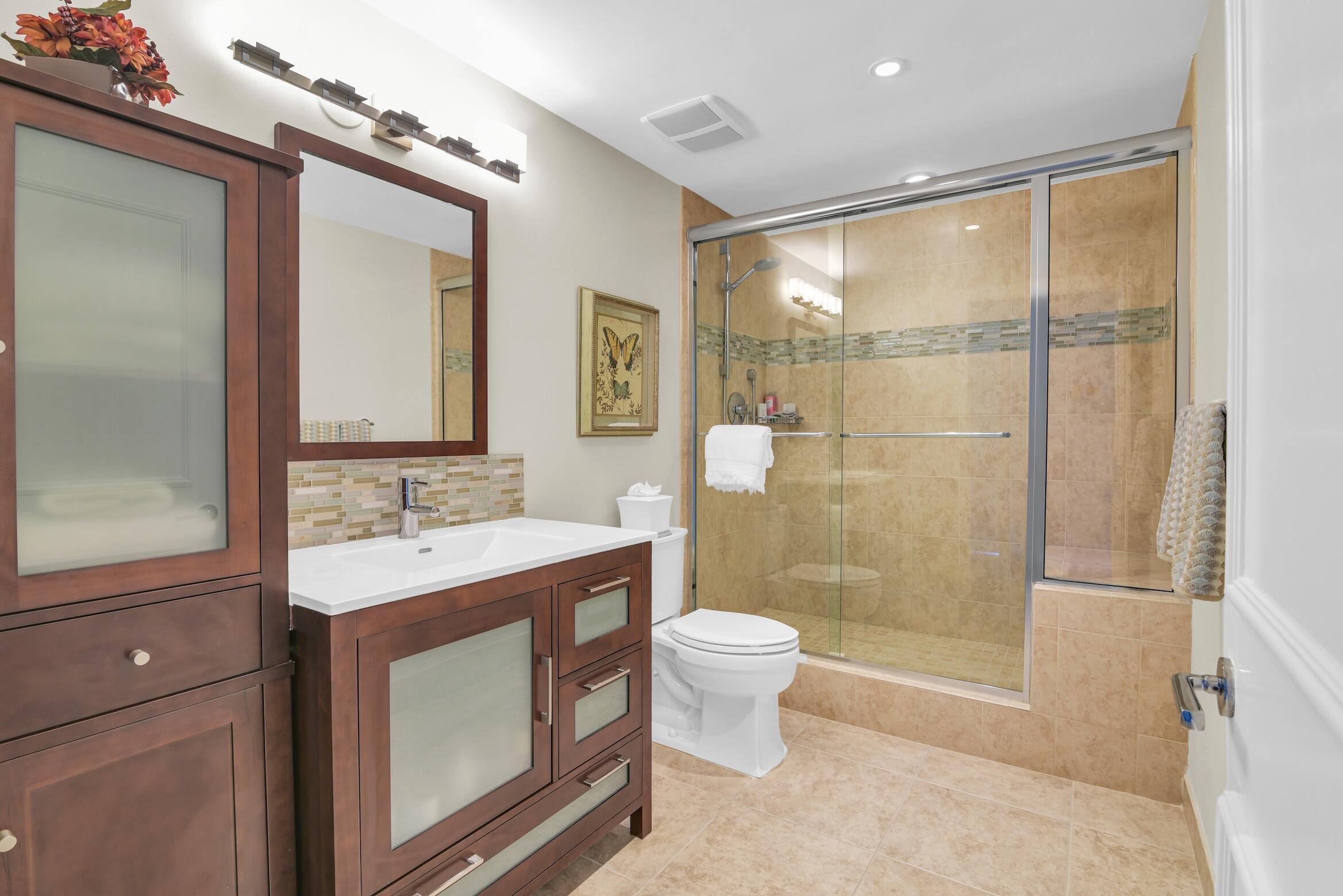 PALMS TOWER TWO CONDO - Residential Lease