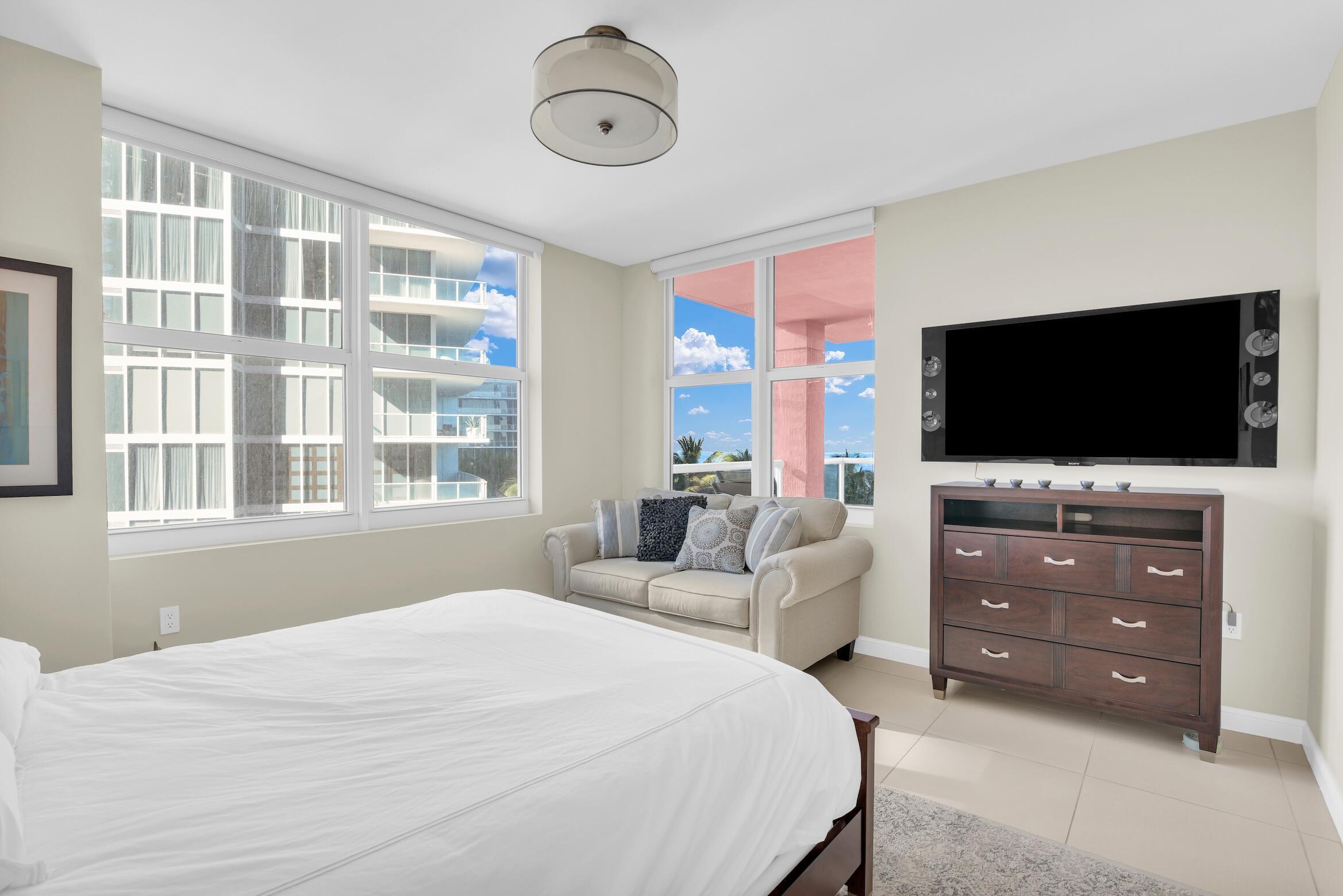 PALMS TOWER TWO CONDO - Residential Lease