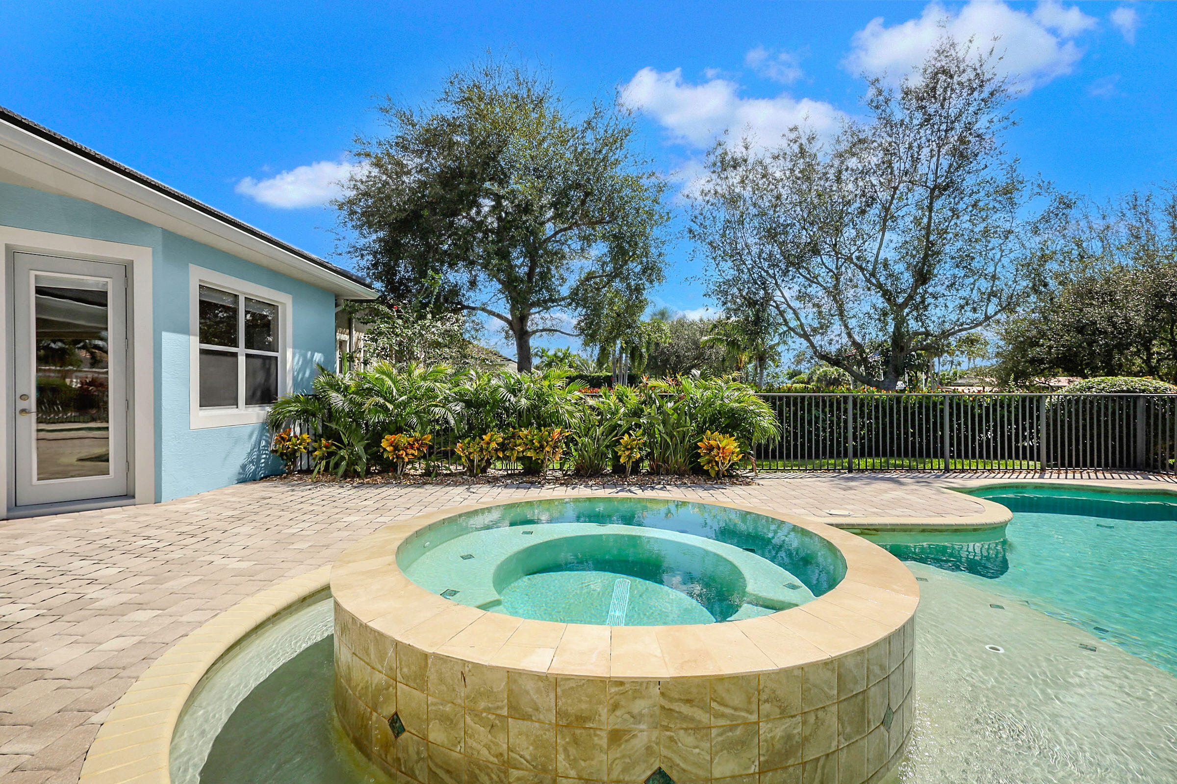 LOST RIVER MANORS - Residential