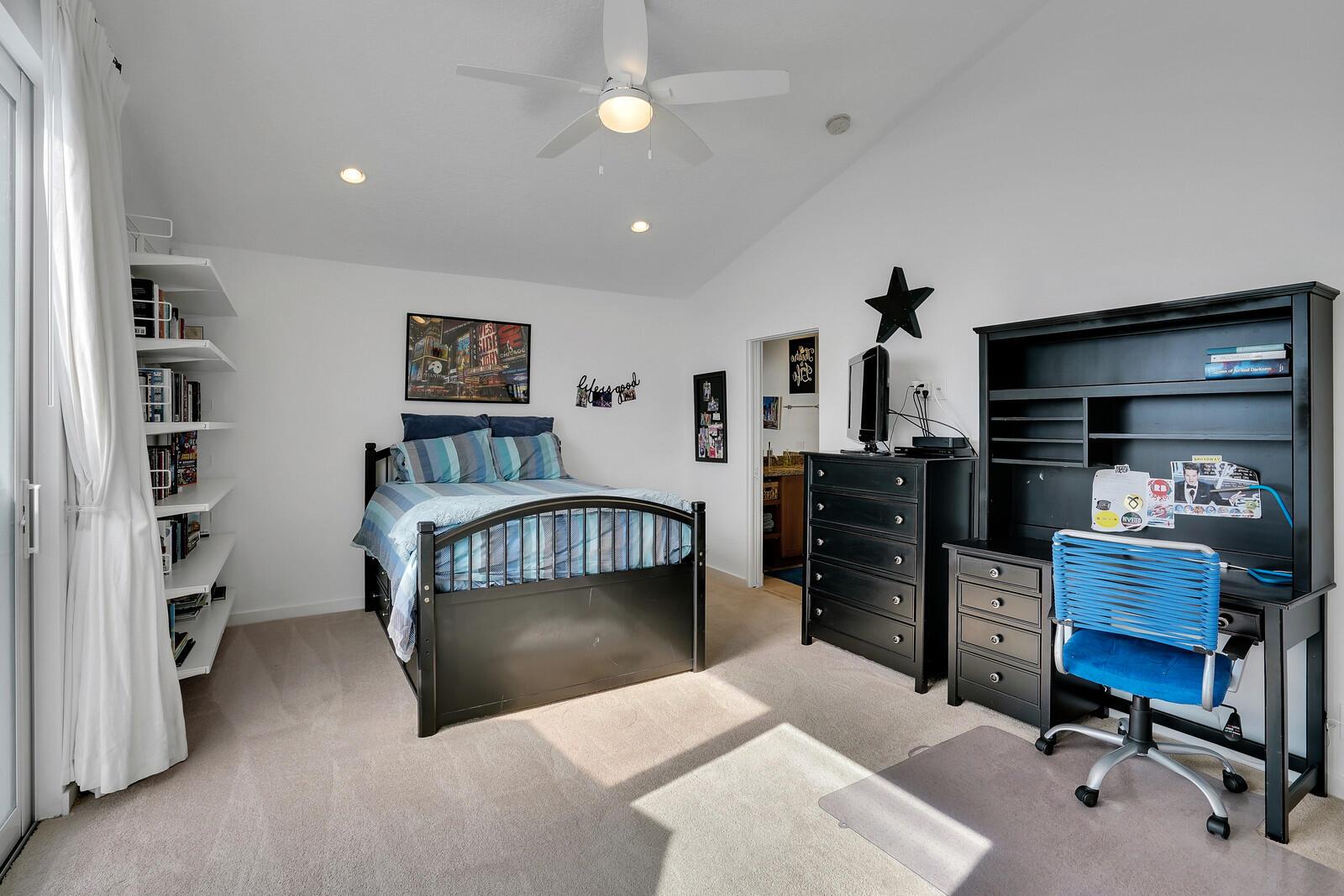 PENNOCK POINT - Residential