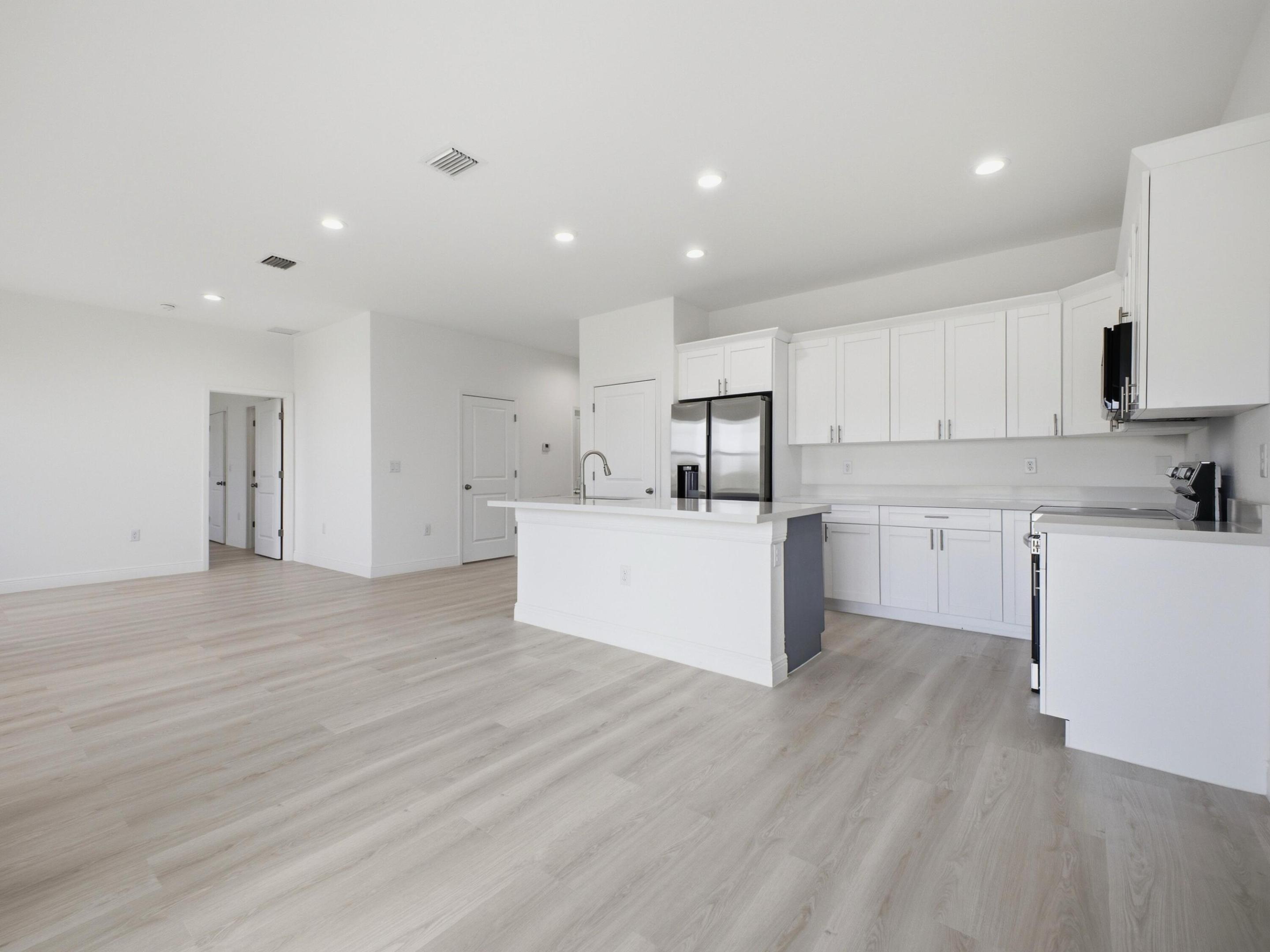 PT LABELLE UNIT 2 - Residential