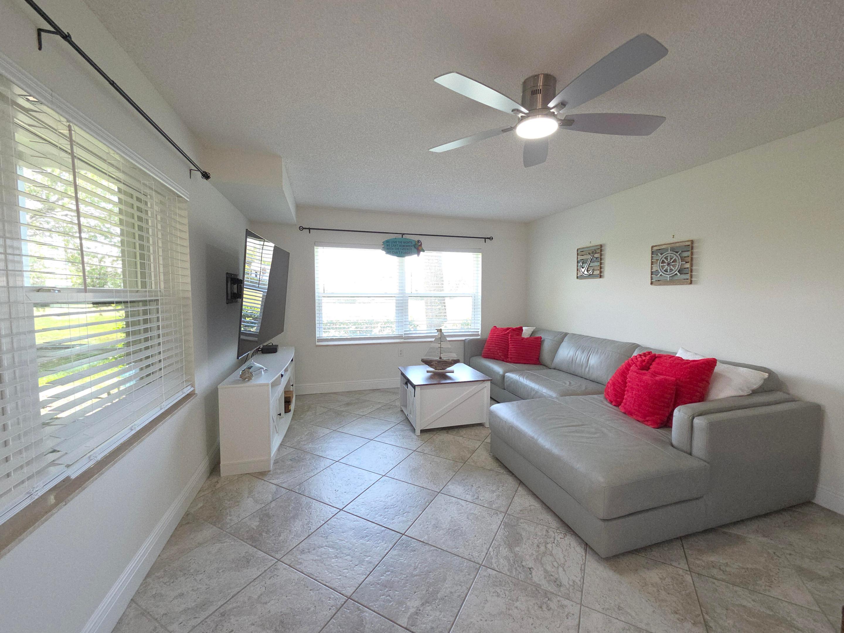 STAMFORD AT SUNSET TRACE (AKA MARTIN DOWNS PLAT 36 - Residential