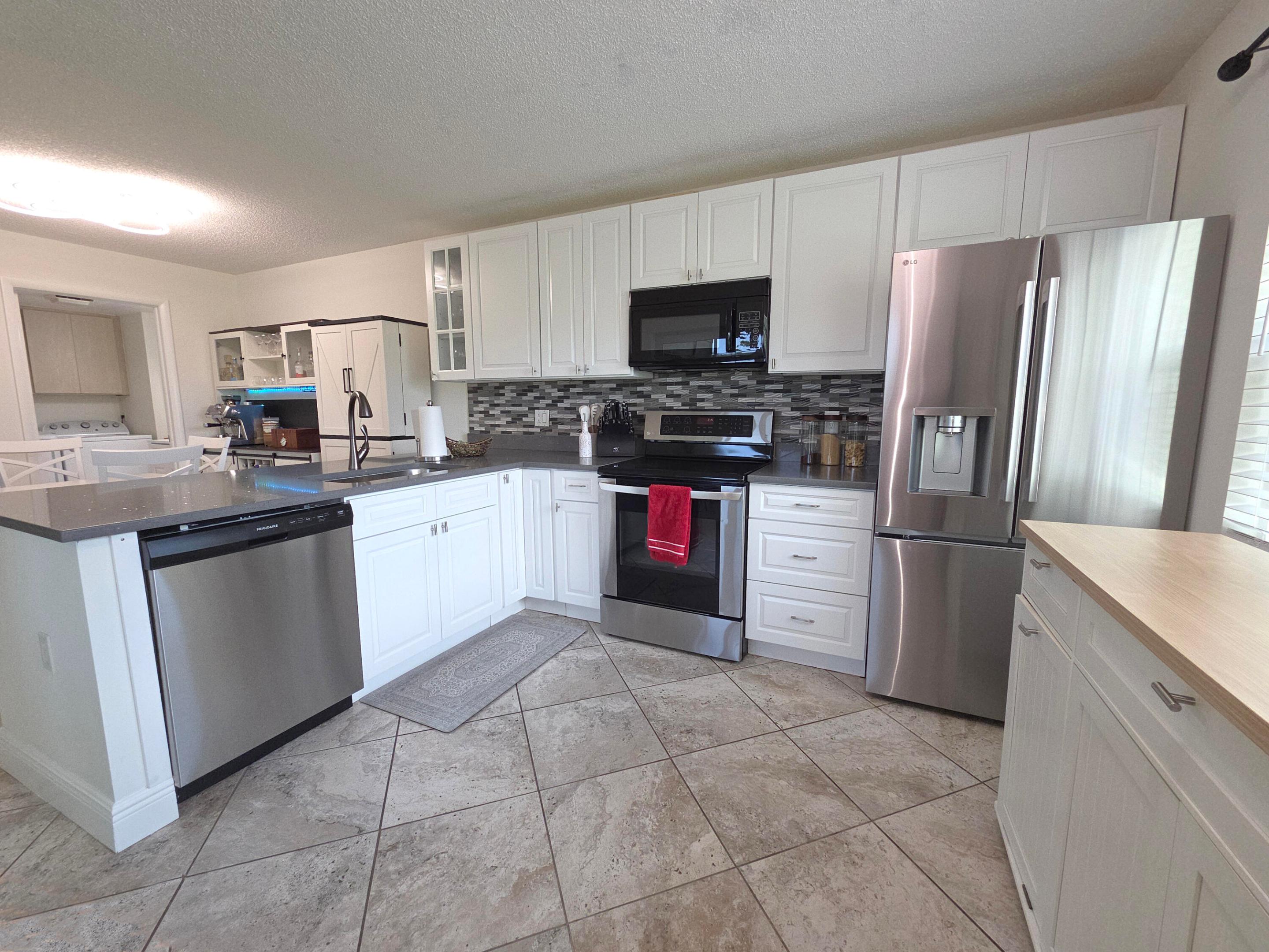 STAMFORD AT SUNSET TRACE (AKA MARTIN DOWNS PLAT 36 - Residential