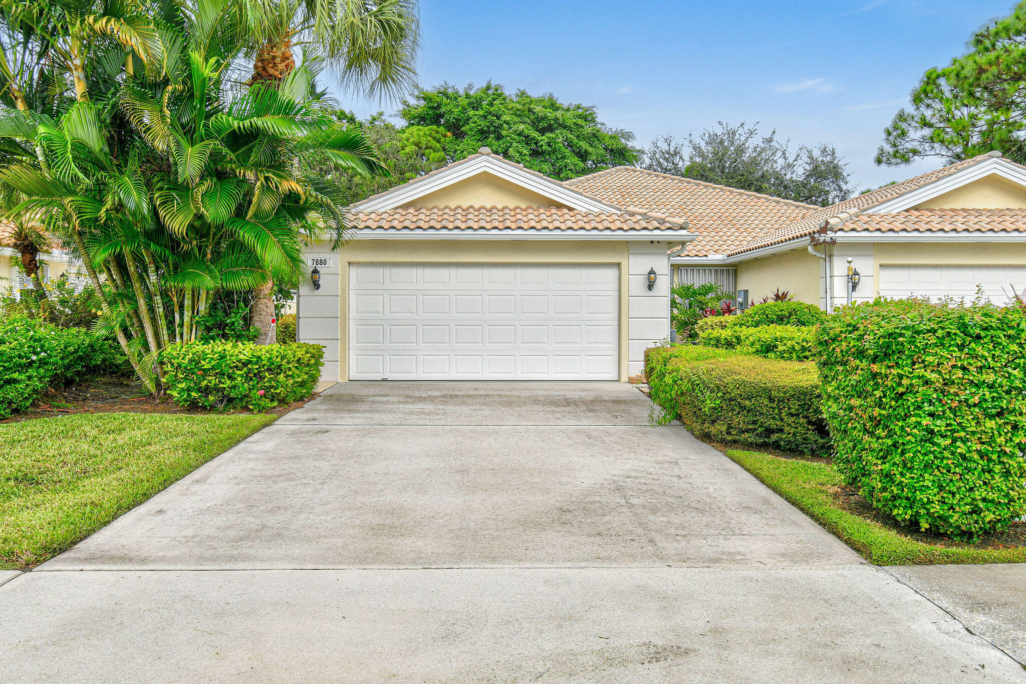 Enjoy serene preserve views from this beautifully maintained 2-bedroom, 2-bath villa in the sought-after Double Tree community at Lost Lake in Hobe Sound. This light-filled home offers an open floor plan, spacious living and dining areas, and a private patio perfect for relaxing or entertaining while surrounded by lush natural beauty. The split-bedroom layout provides comfort and privacy, while the attached garage adds convenience. Nestled in a gated community with access to resort-style amenities, including pool, tennis, pickleball, and optional golf memberships. Ideally located near pristine beaches, shopping, dining, and nature preserves.