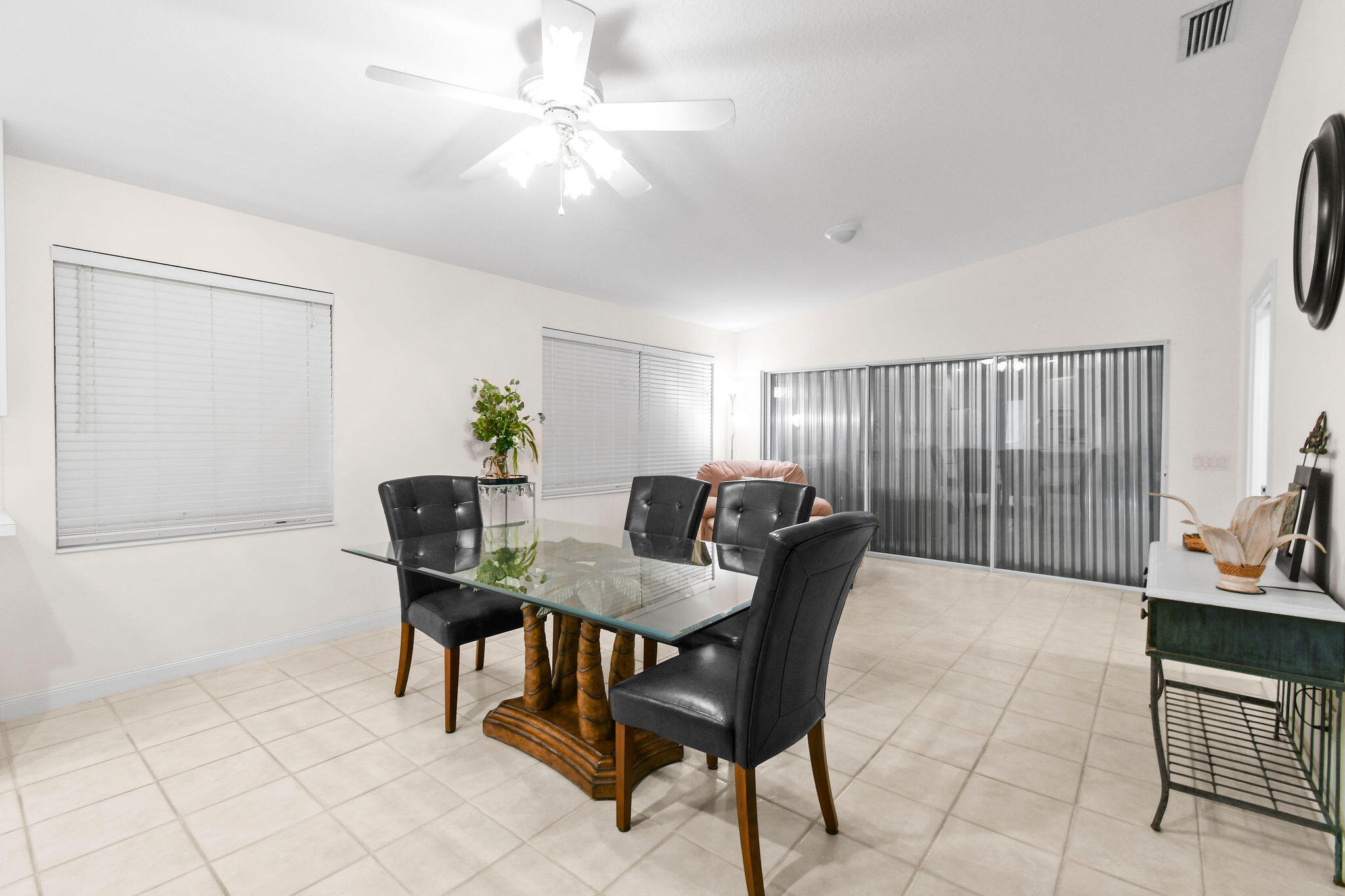 DOUBLE TREE - Residential