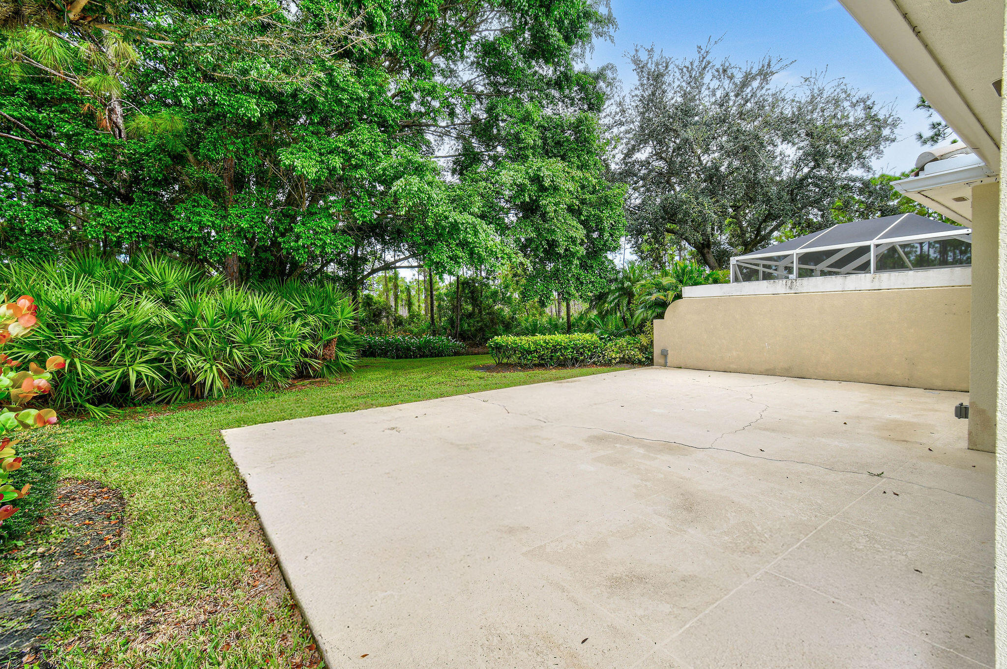 DOUBLE TREE - Residential