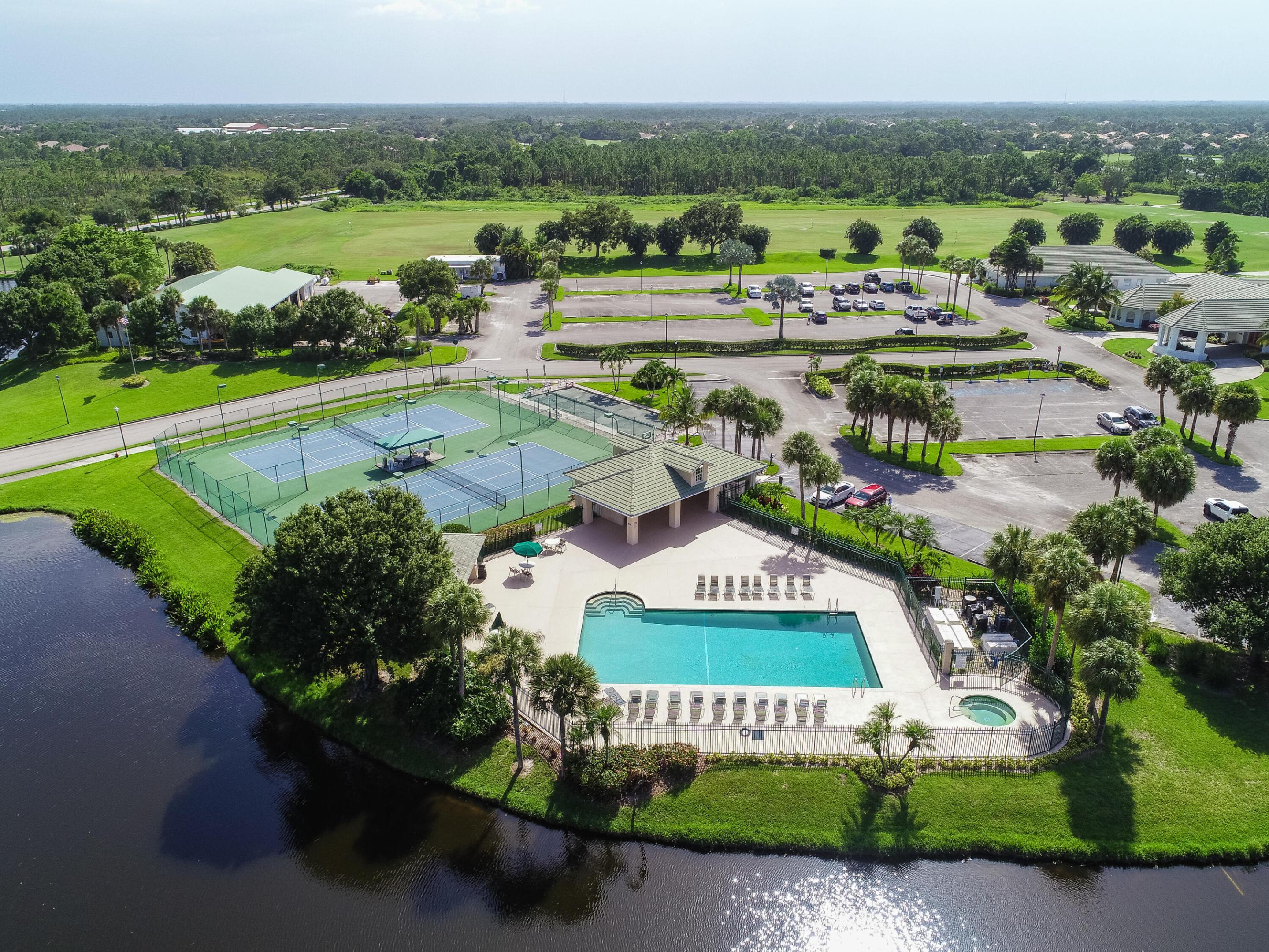 DOUBLE TREE - Residential