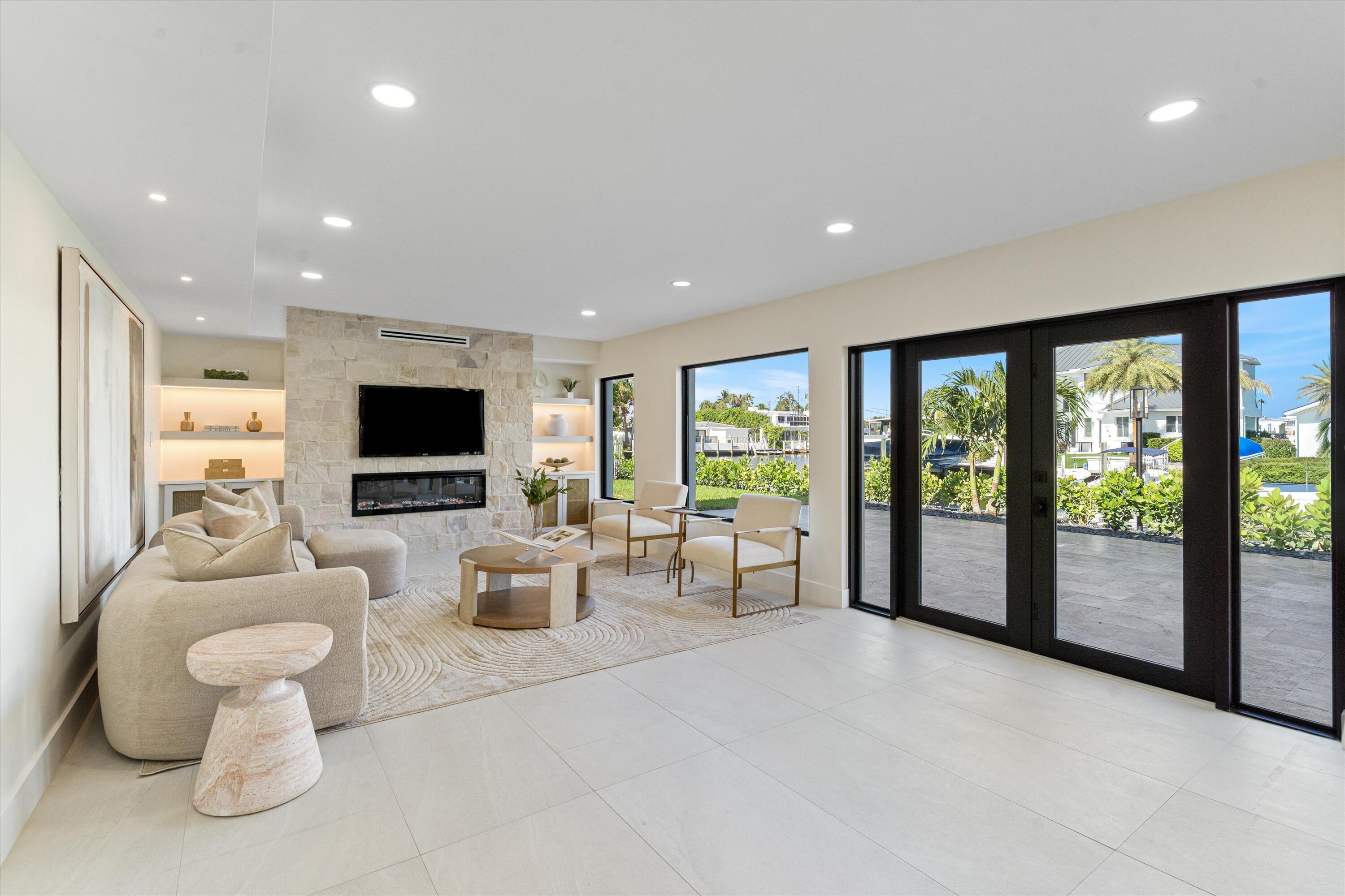 VENETIAN ISLES 1ST SEC - Residential