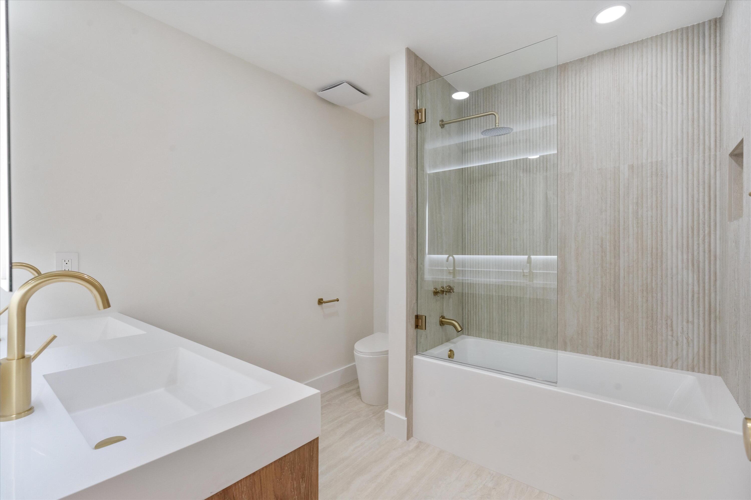 VENETIAN ISLES 1ST SEC - Residential