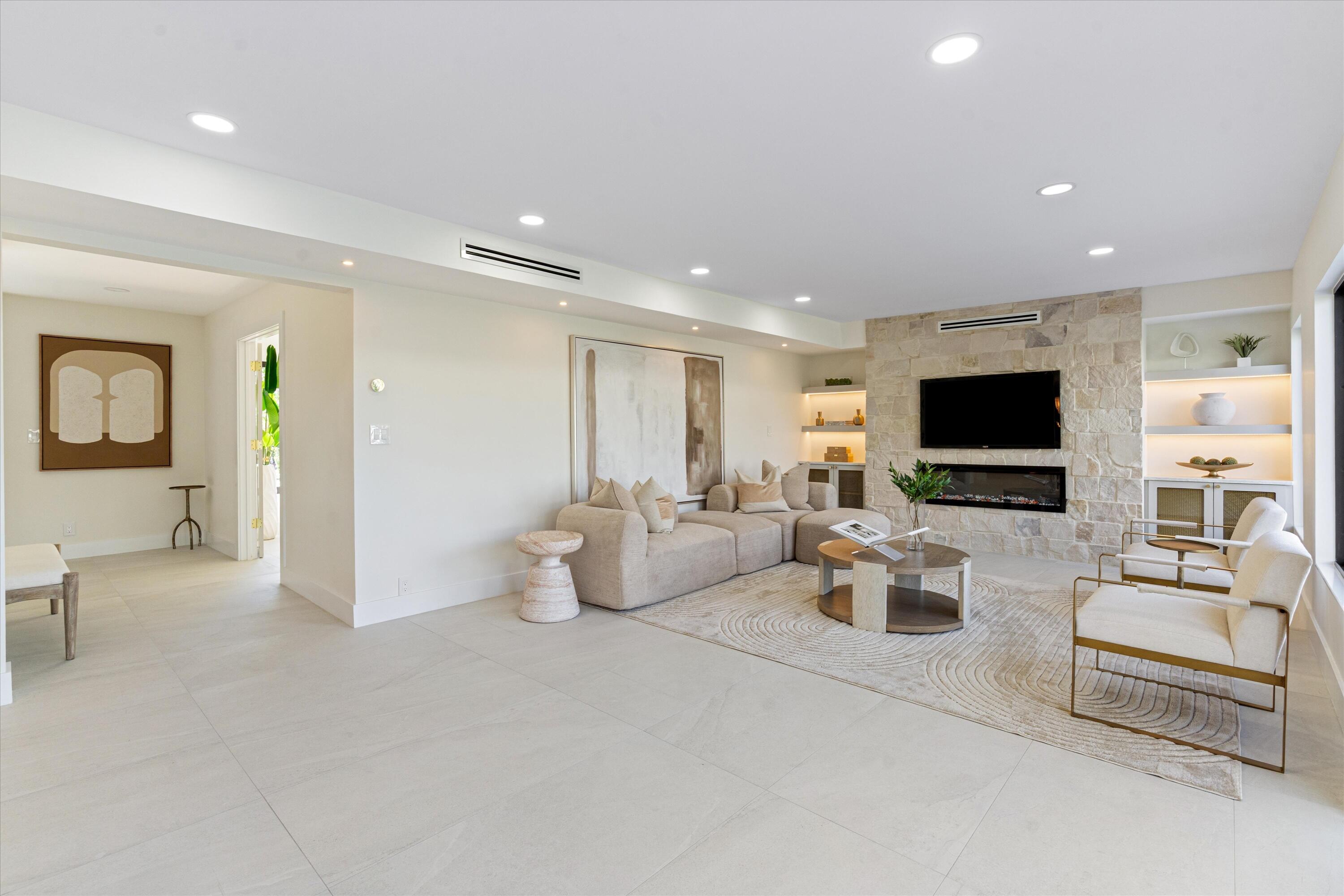 VENETIAN ISLES 1ST SEC - Residential